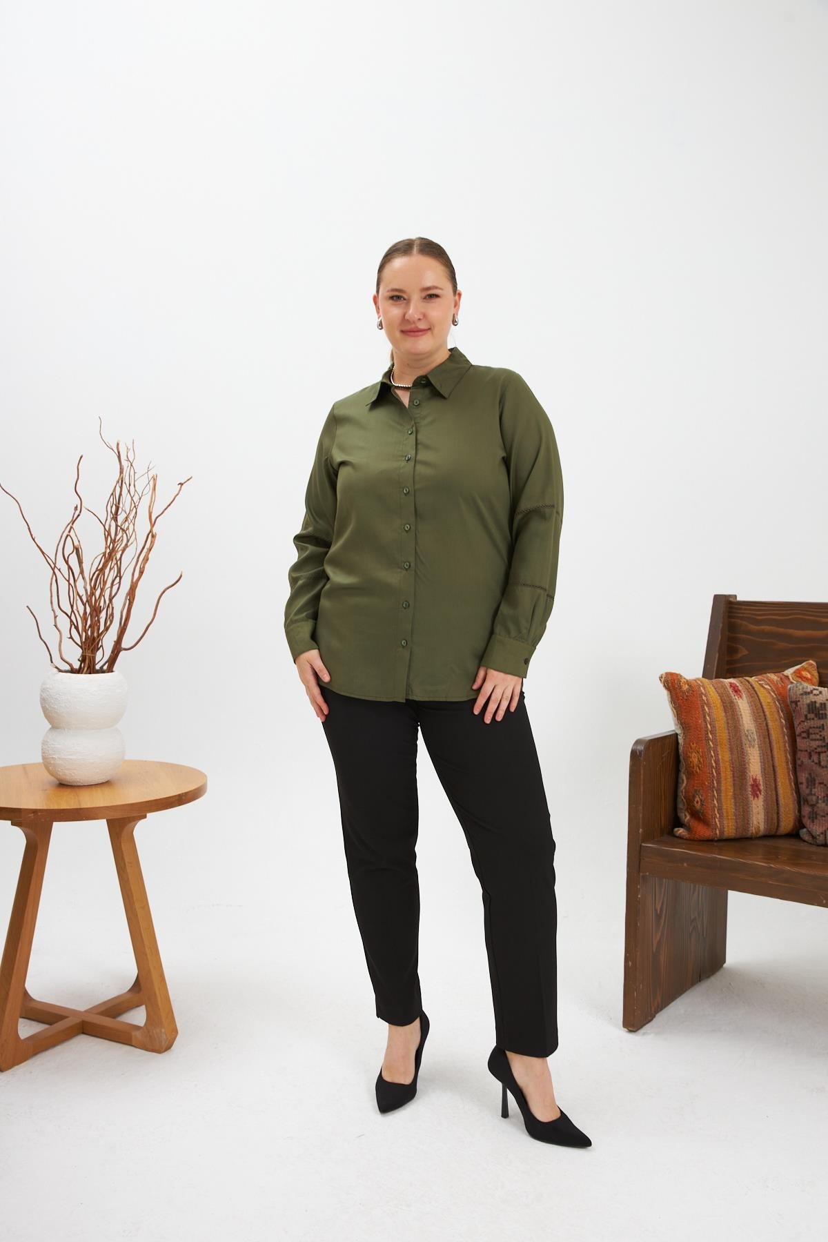 Kol Kroşeta Detaylı Büyük Beden Gömlek Haki