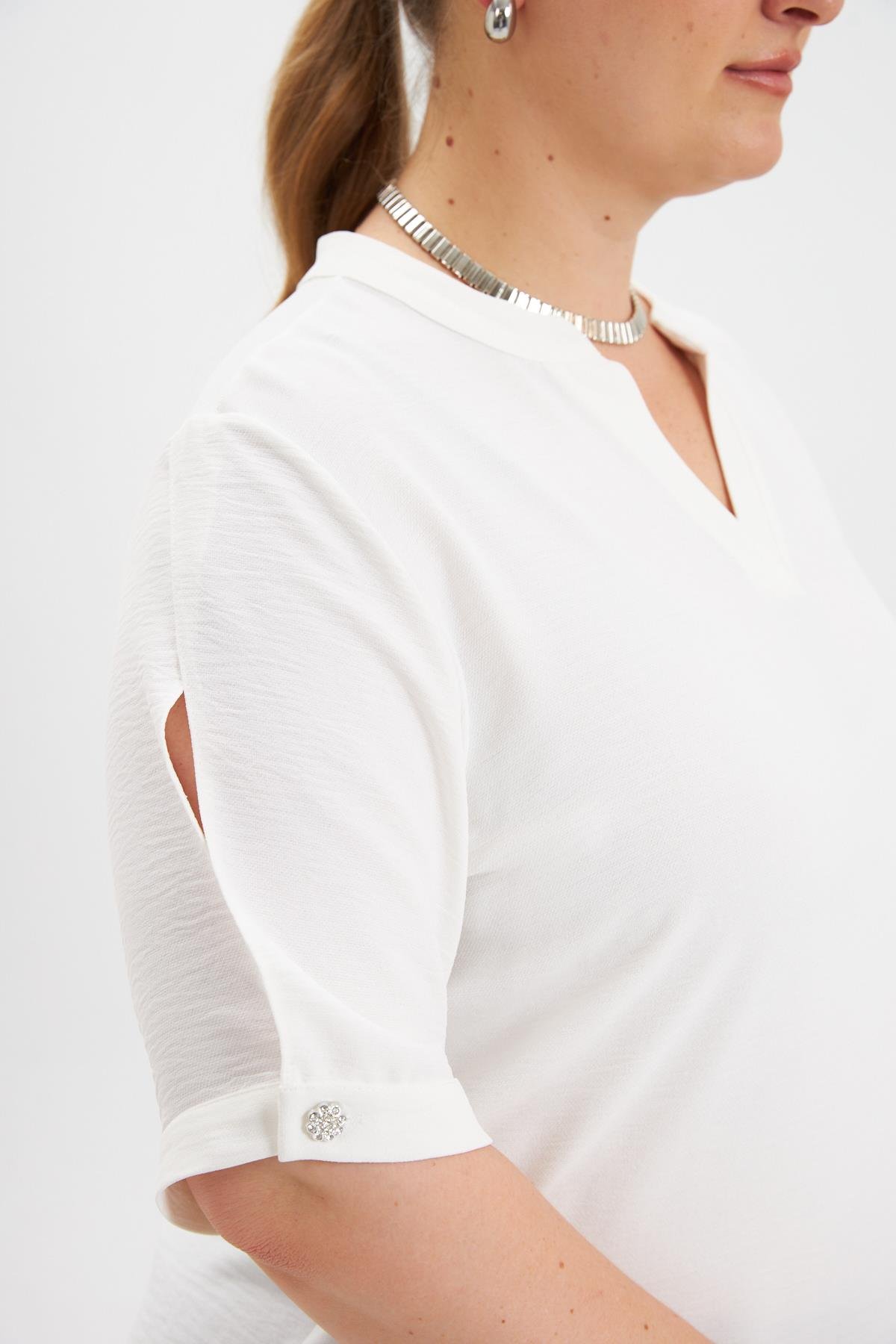 Kol Yırtmaç Detaylı Büyük Beden Bluz Ekru