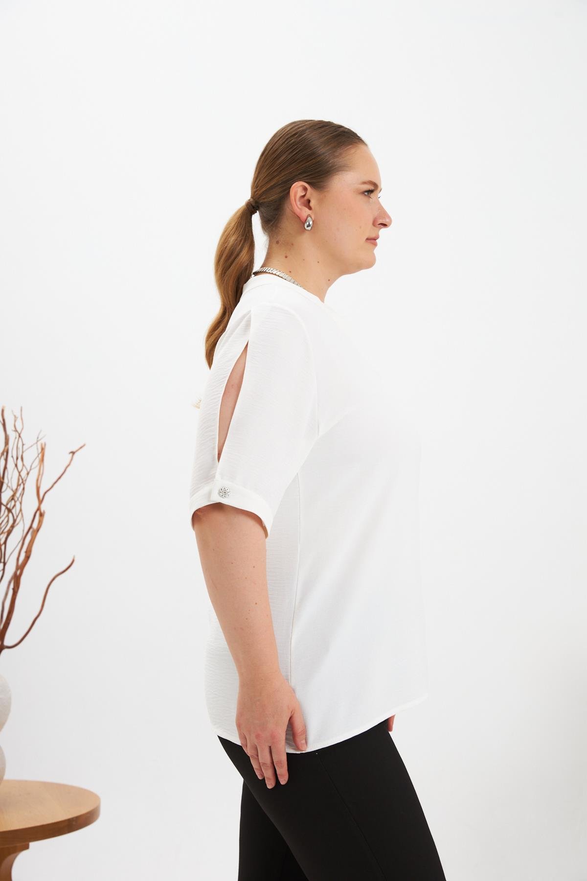 Kol Yırtmaç Detaylı Büyük Beden Bluz Ekru