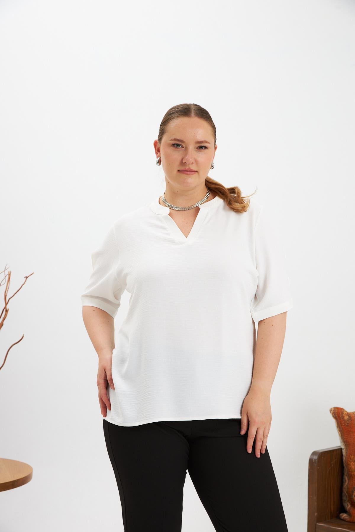 Kol Yırtmaç Detaylı Büyük Beden Bluz Ekru