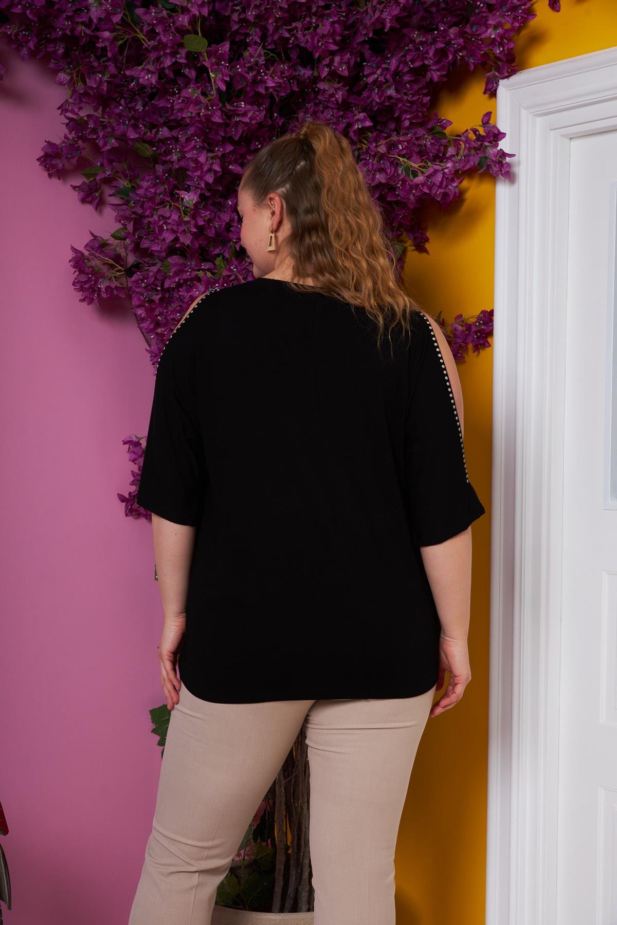 Kol Yırtmaçlı Taş İşlemeli Büyük Beden Tişört Siyah