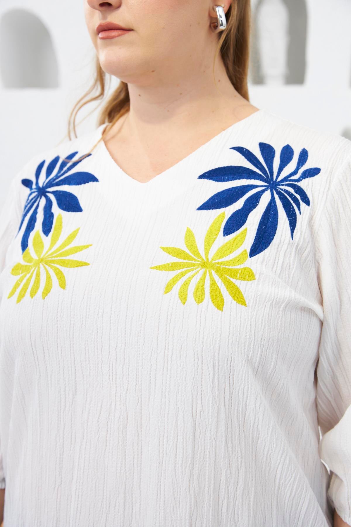 Krinkıl Nakış Detaylı Büyük Beden Bluz Ekru