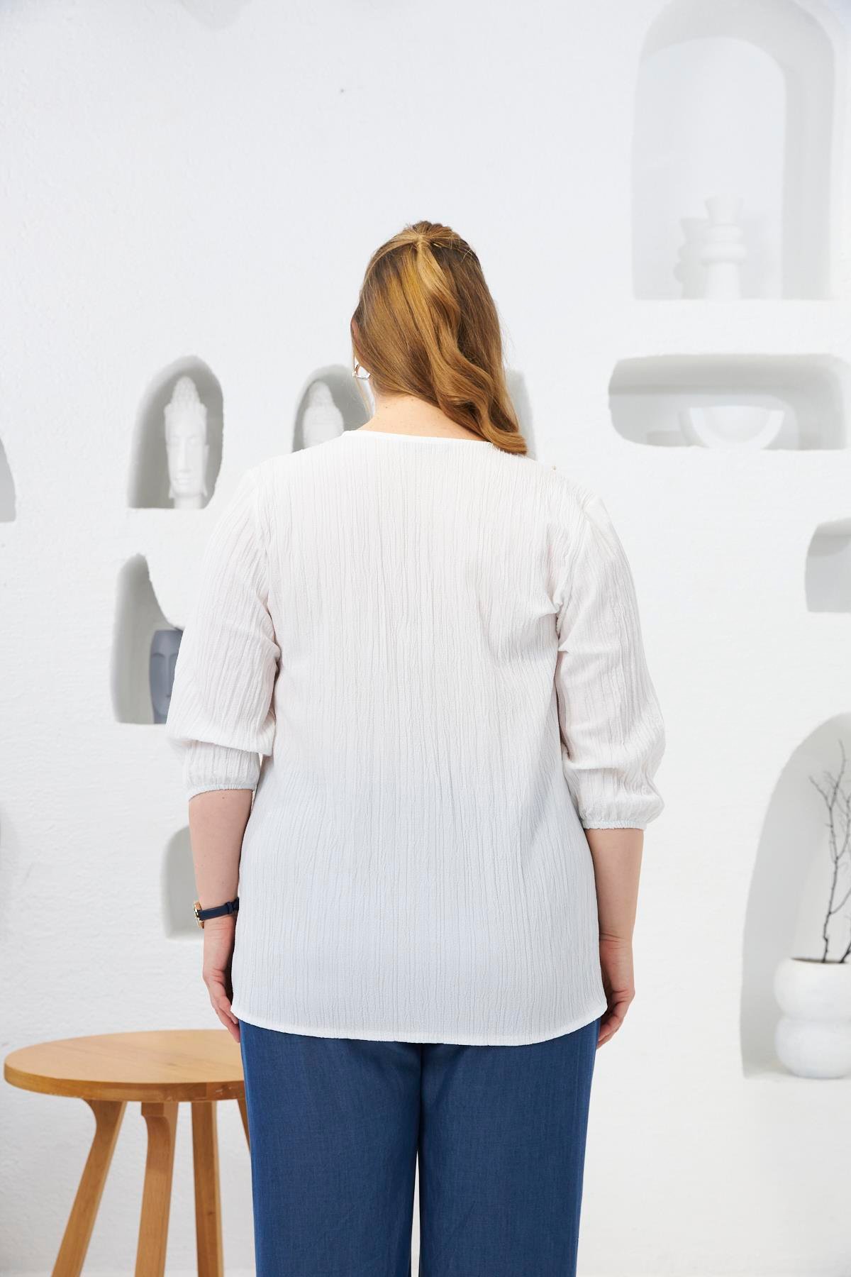 Krinkıl Nakış Detaylı Büyük Beden Bluz Ekru