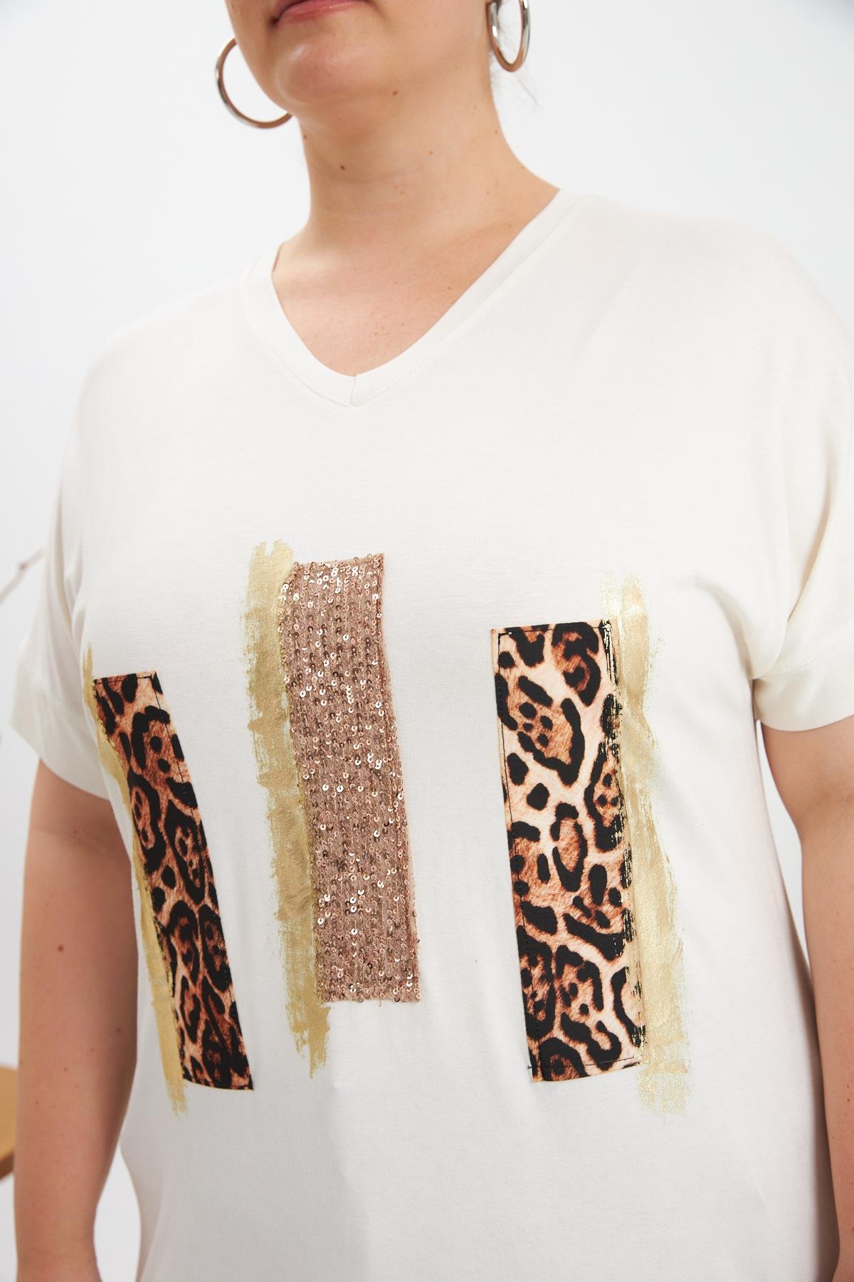 Leopar Ve Pul Payet Garnili Büyük Beden Tişört Ekru