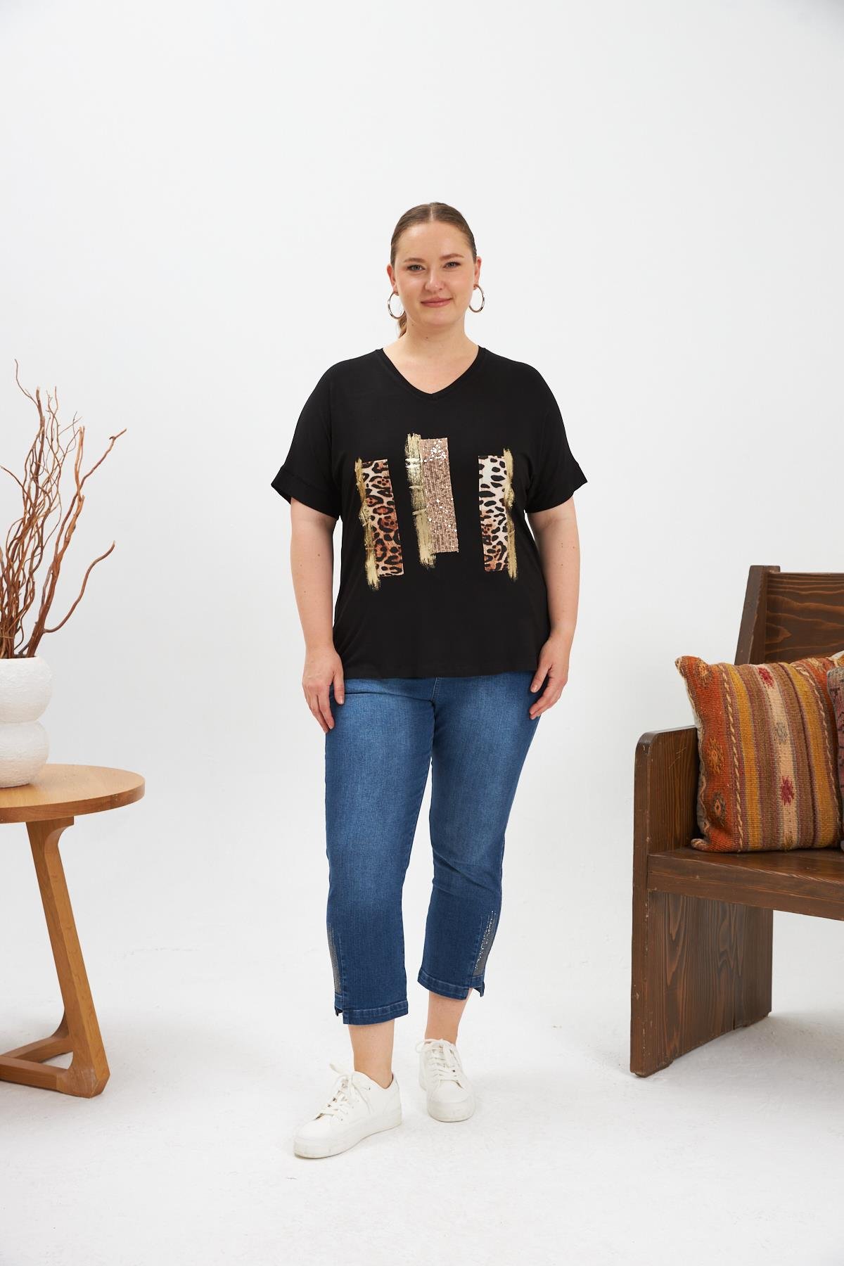 Leopar Ve Pul Payet Garnili Büyük Beden Tişört Siyah