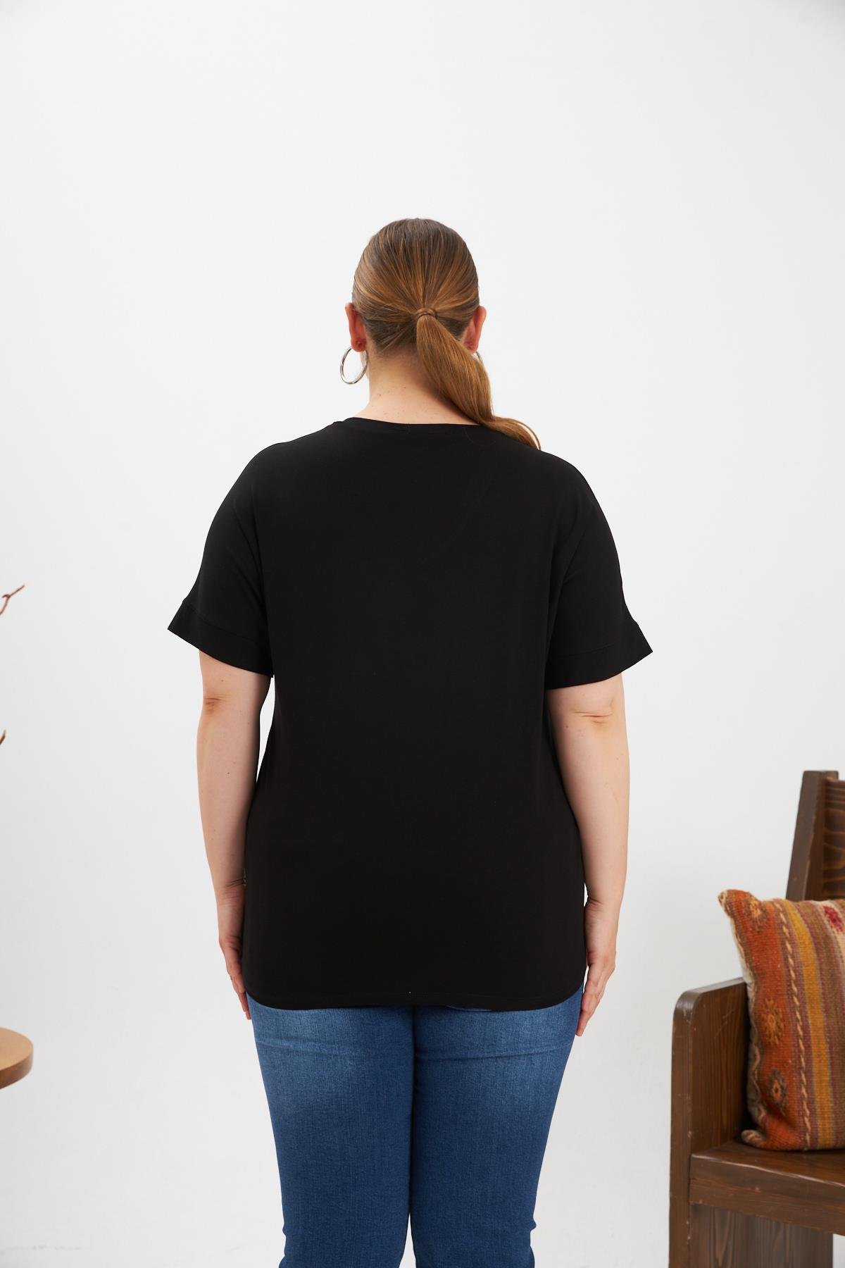 Leopar Ve Pul Payet Garnili Büyük Beden Tişört Siyah