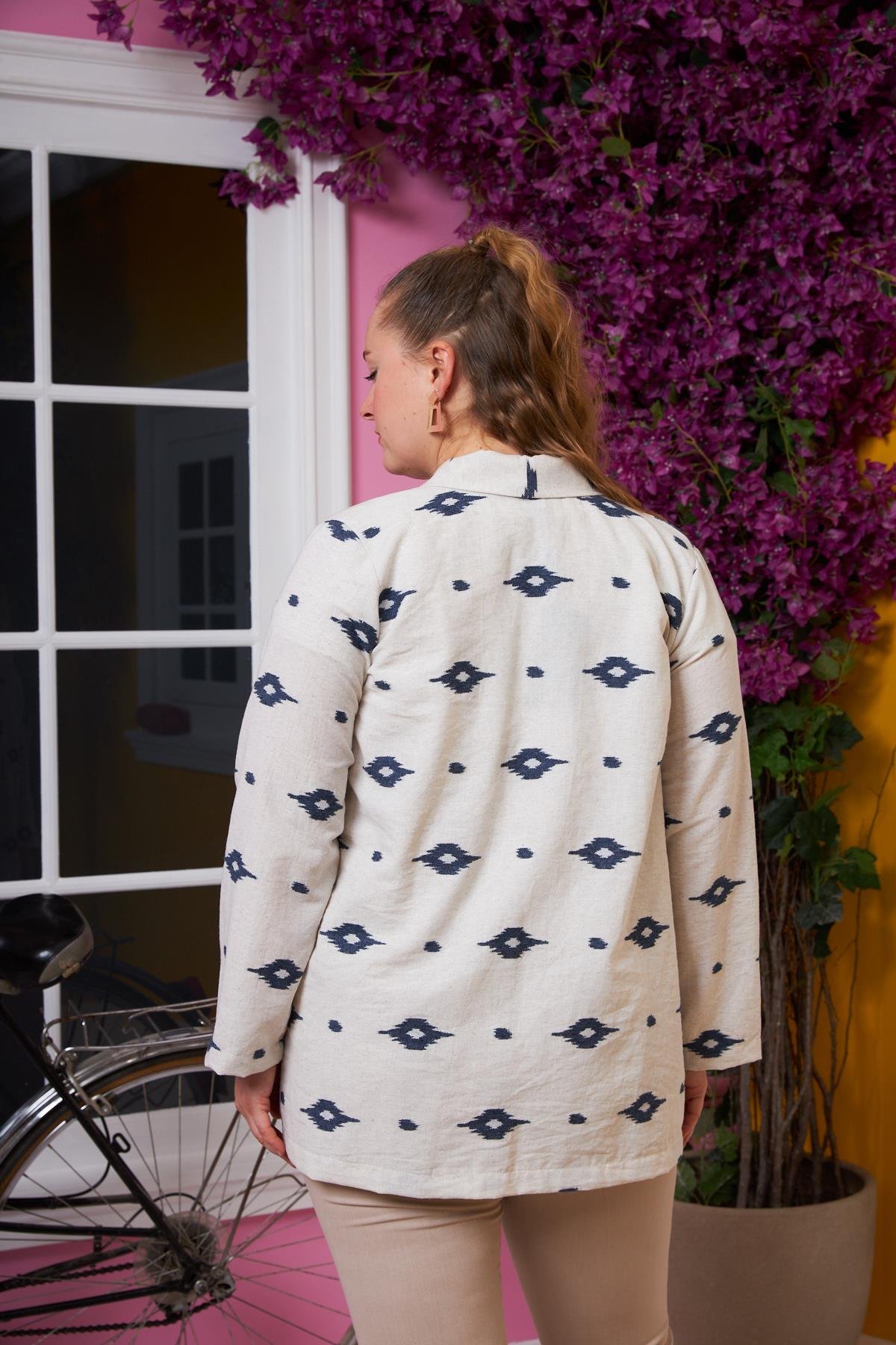 Nakış Detaylı Keten Dokulu Büyük Beden Ceket Lacivert