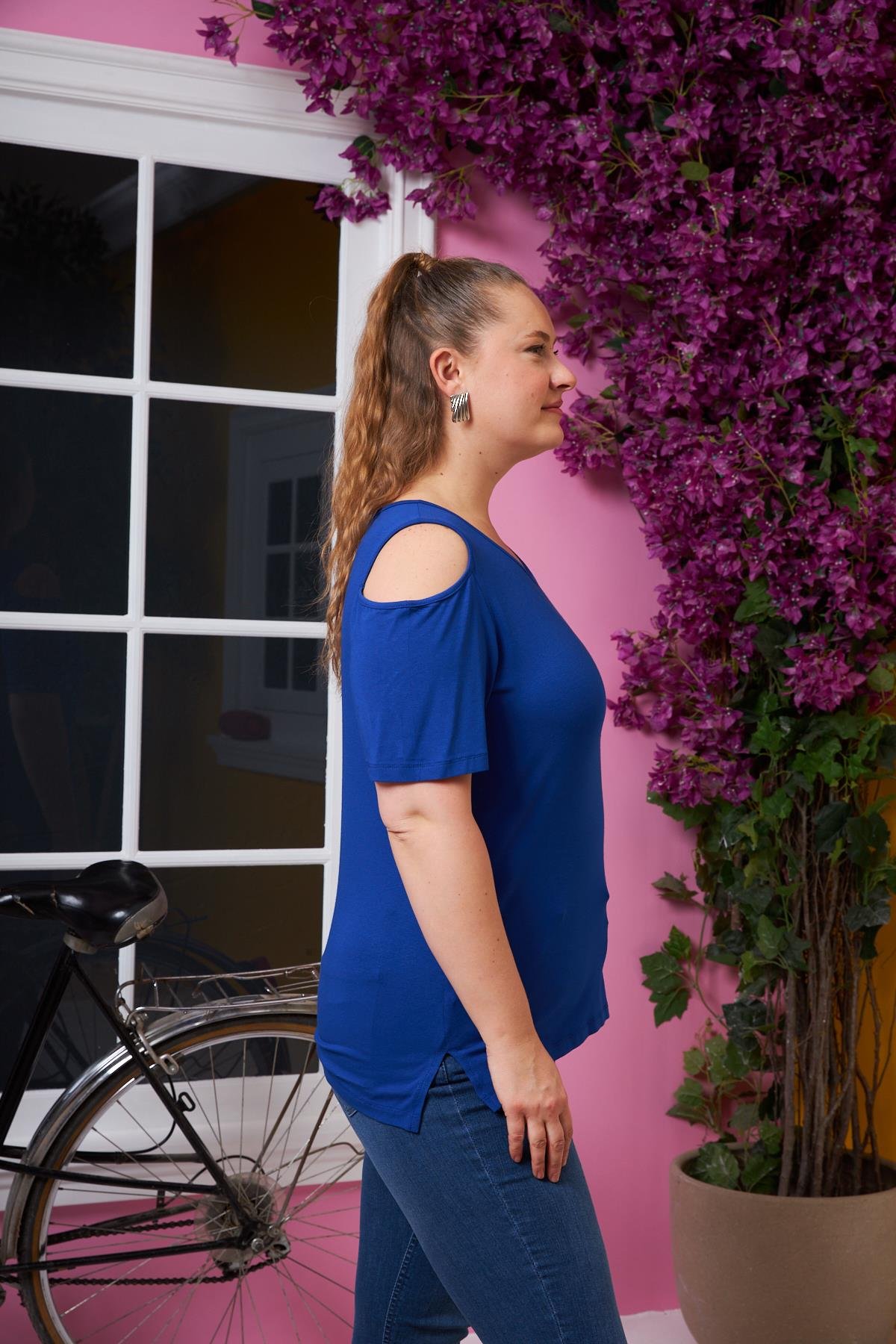 Omuzları Açık Büyük Beden Tişört Saks