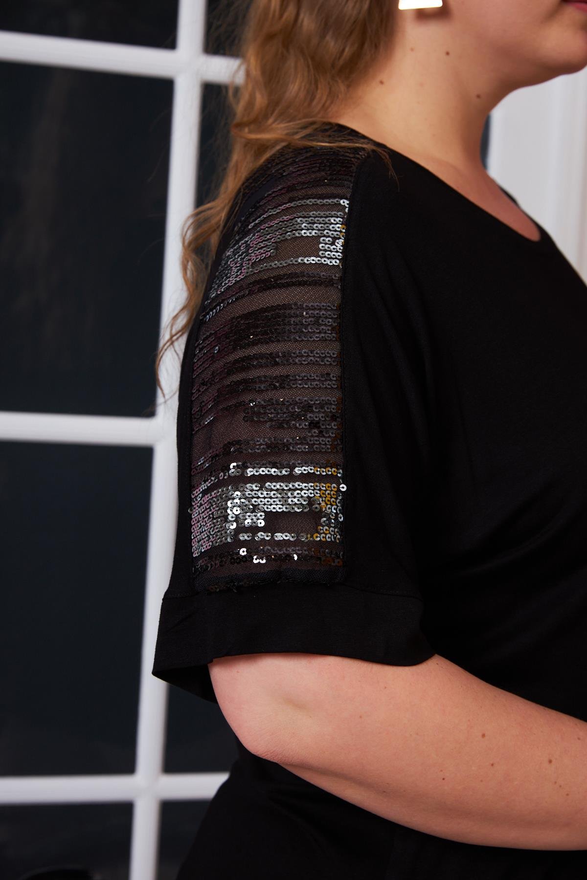 Omuzları Pul Payetli Büyük Beden Tişört Siyah