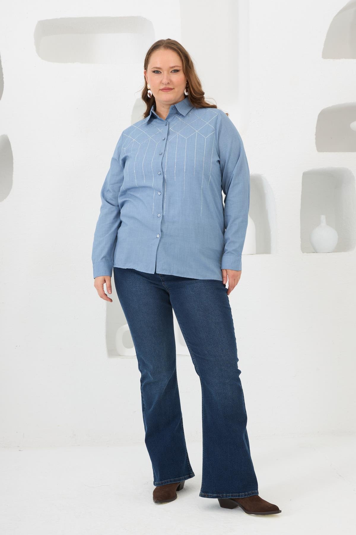 Ön Taş Detaylı Büyük Beden Gömlek Mavi