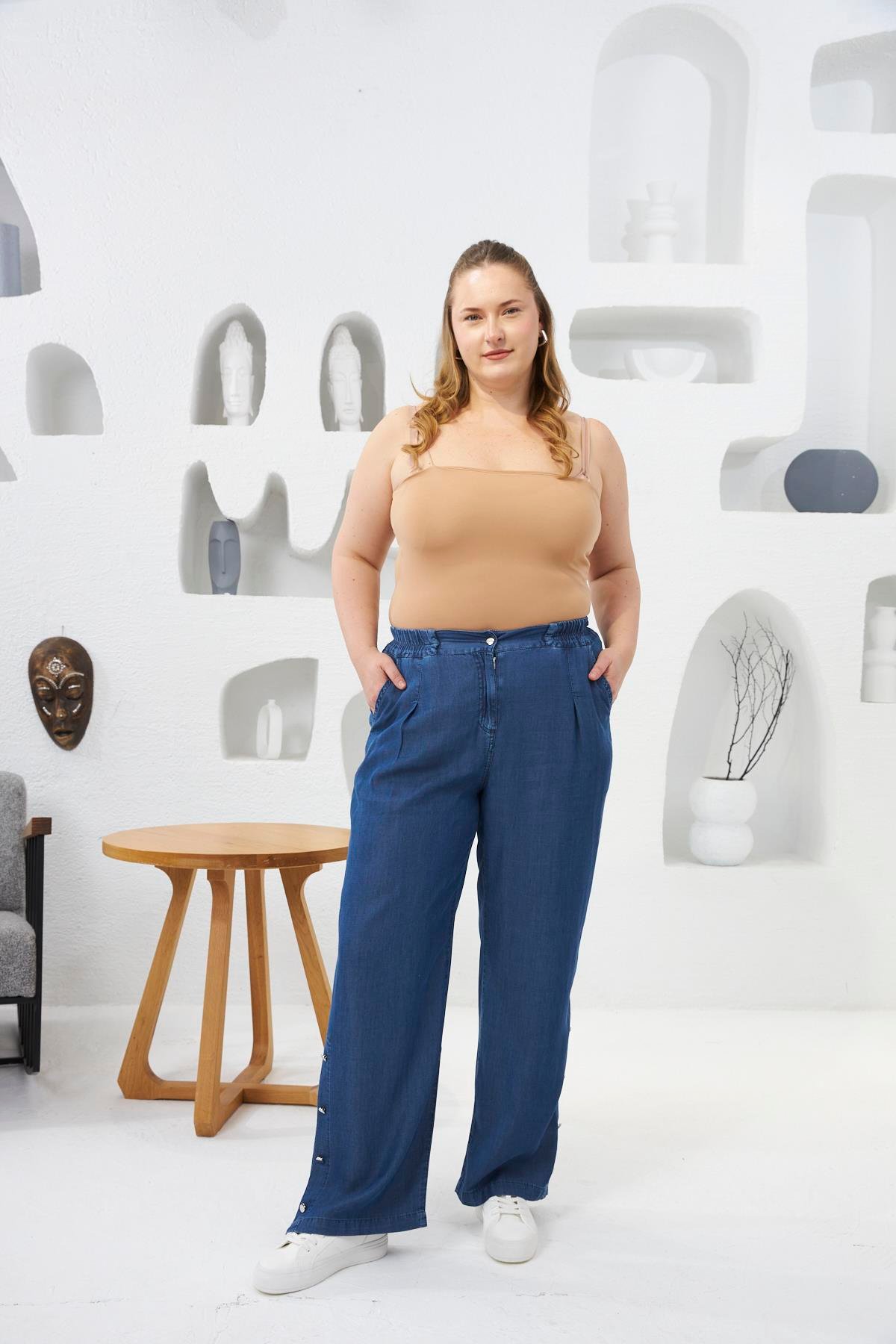 Paça Düğme Detaylı Beli Lastikli Büyük Beden Tnsel Pantolon Mavi