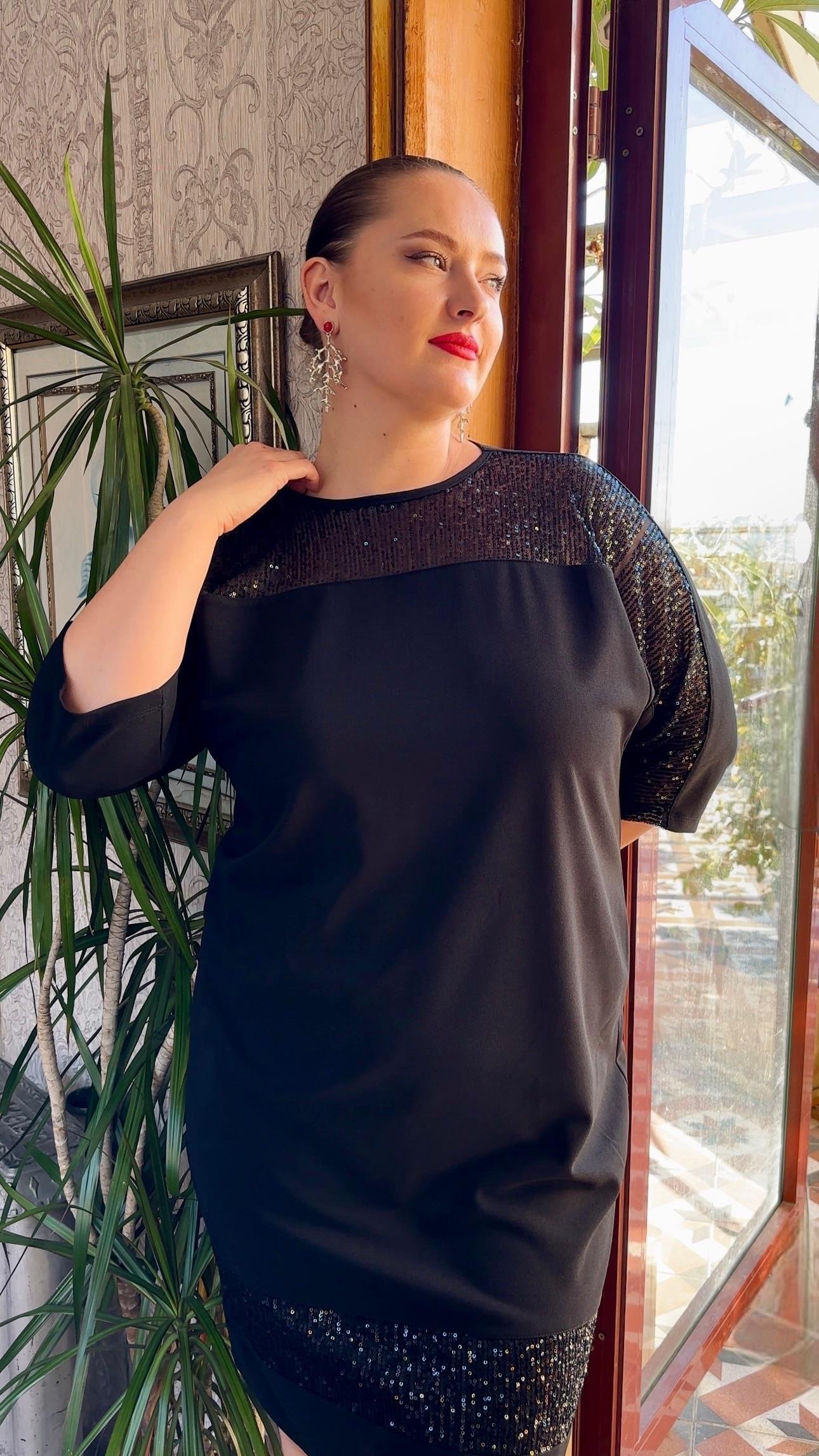 Payet Garnili Büyük Beden Elbise Siyah