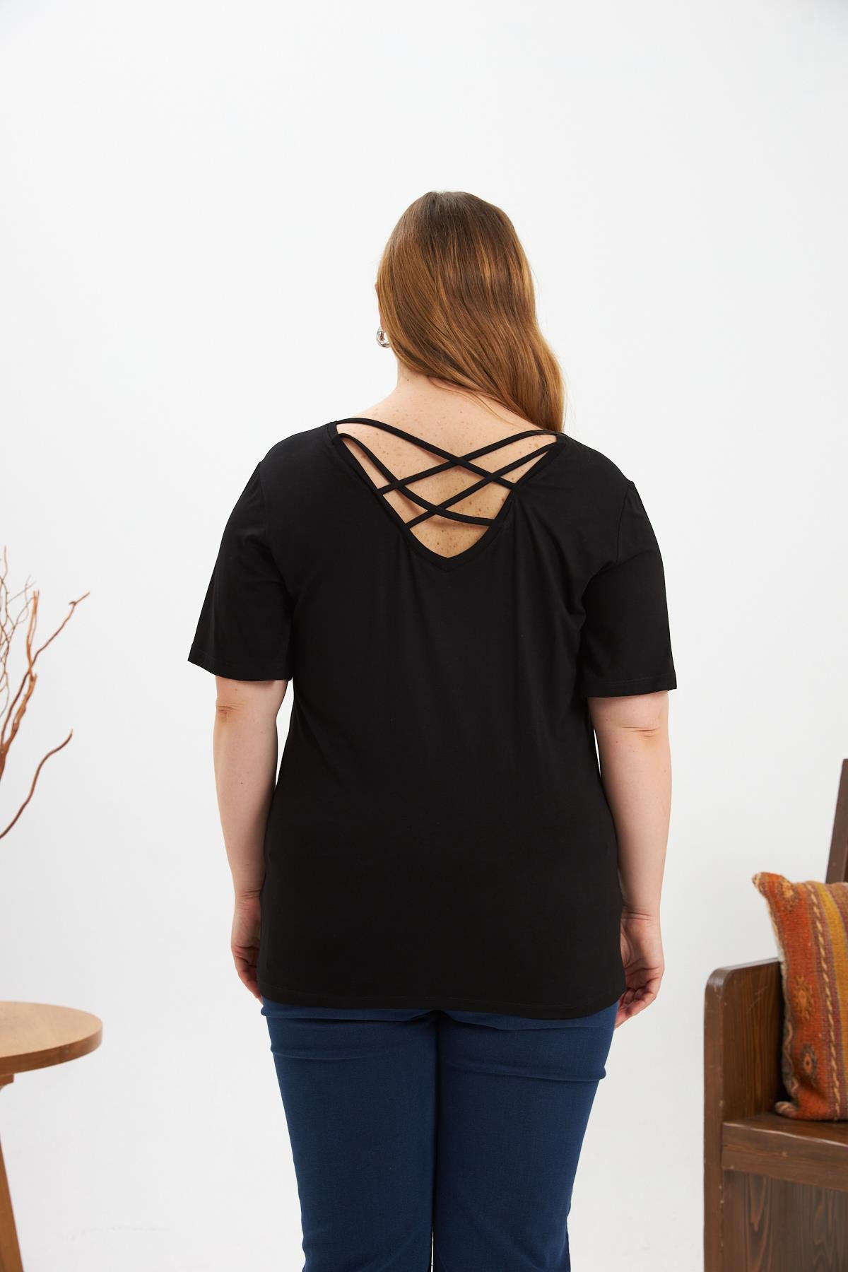 Pul Payet Dört Renk Bloklu Büyük Beden Tişört Siyah