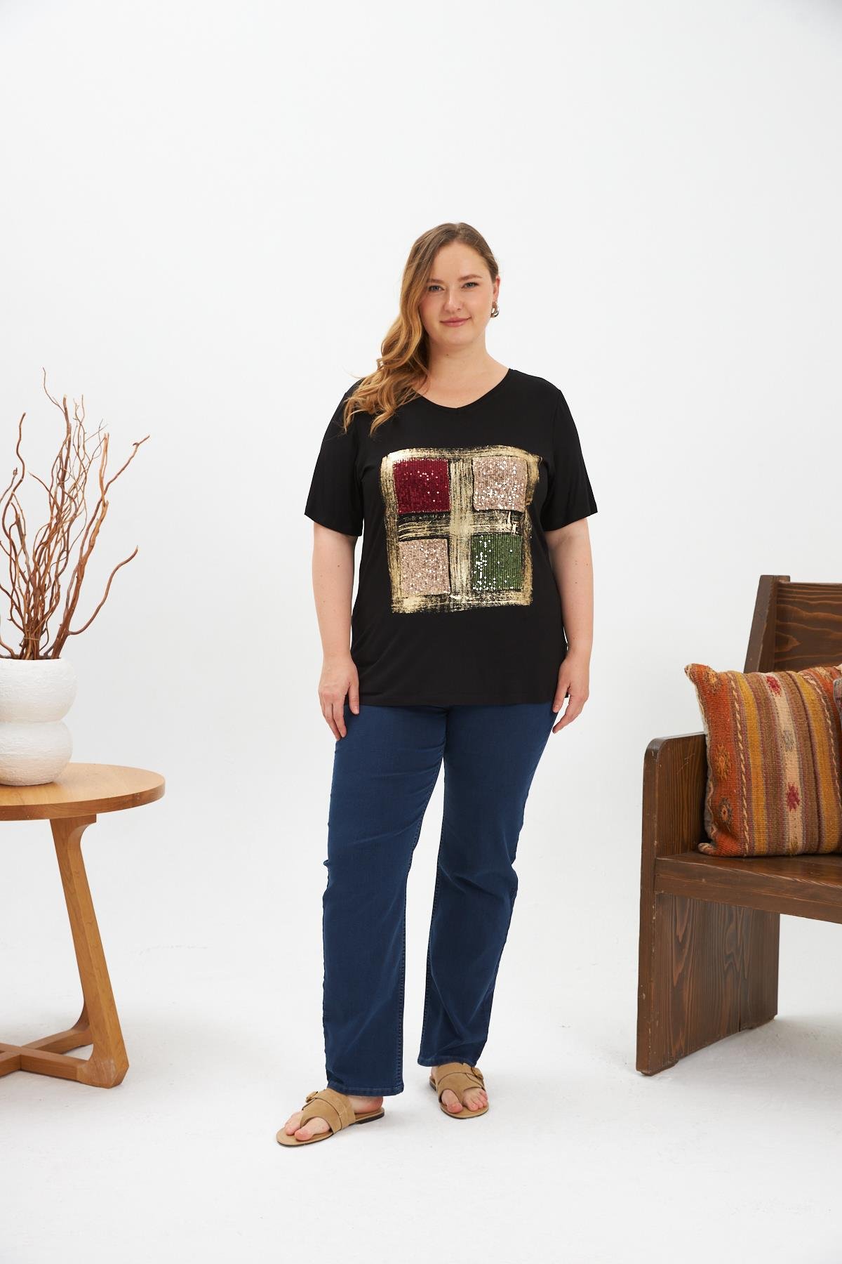 Pul Payet Dört Renk Bloklu Büyük Beden Tişört Siyah