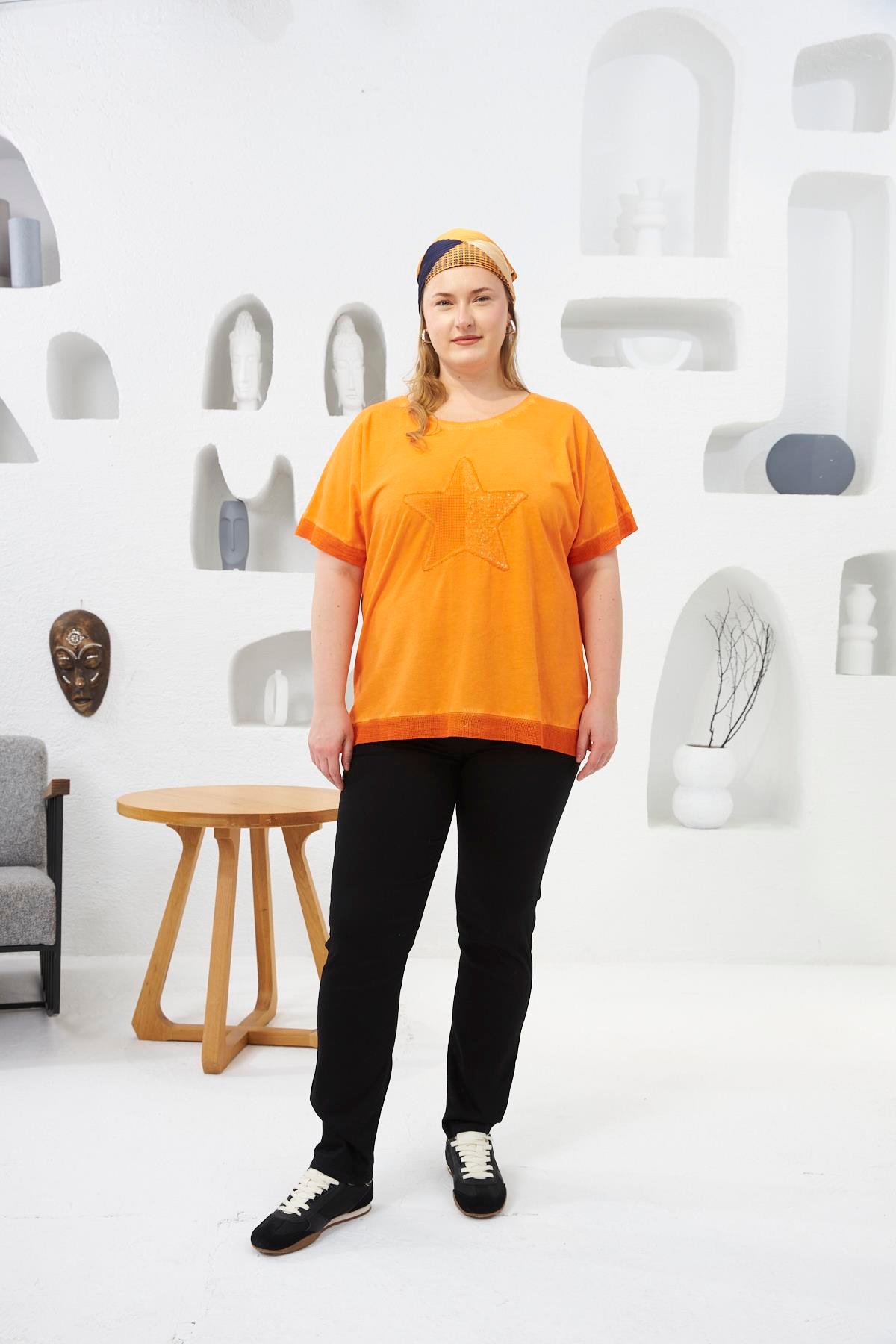 Pul Payet İşlemeli Büyük Beden Boyamalı Tişört Turuncu