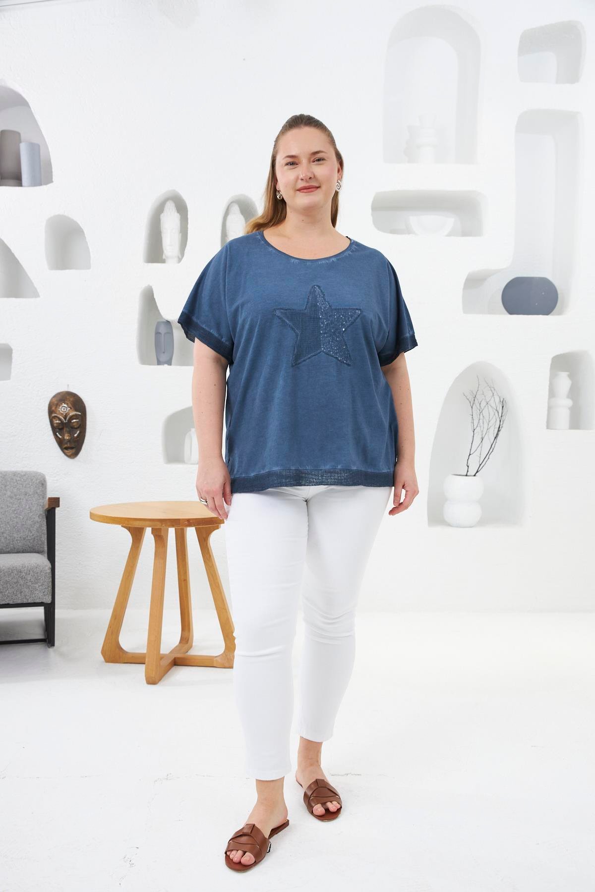 Pul Payet İşlemeli Büyük Beden Boyamalı Tişört İndigo