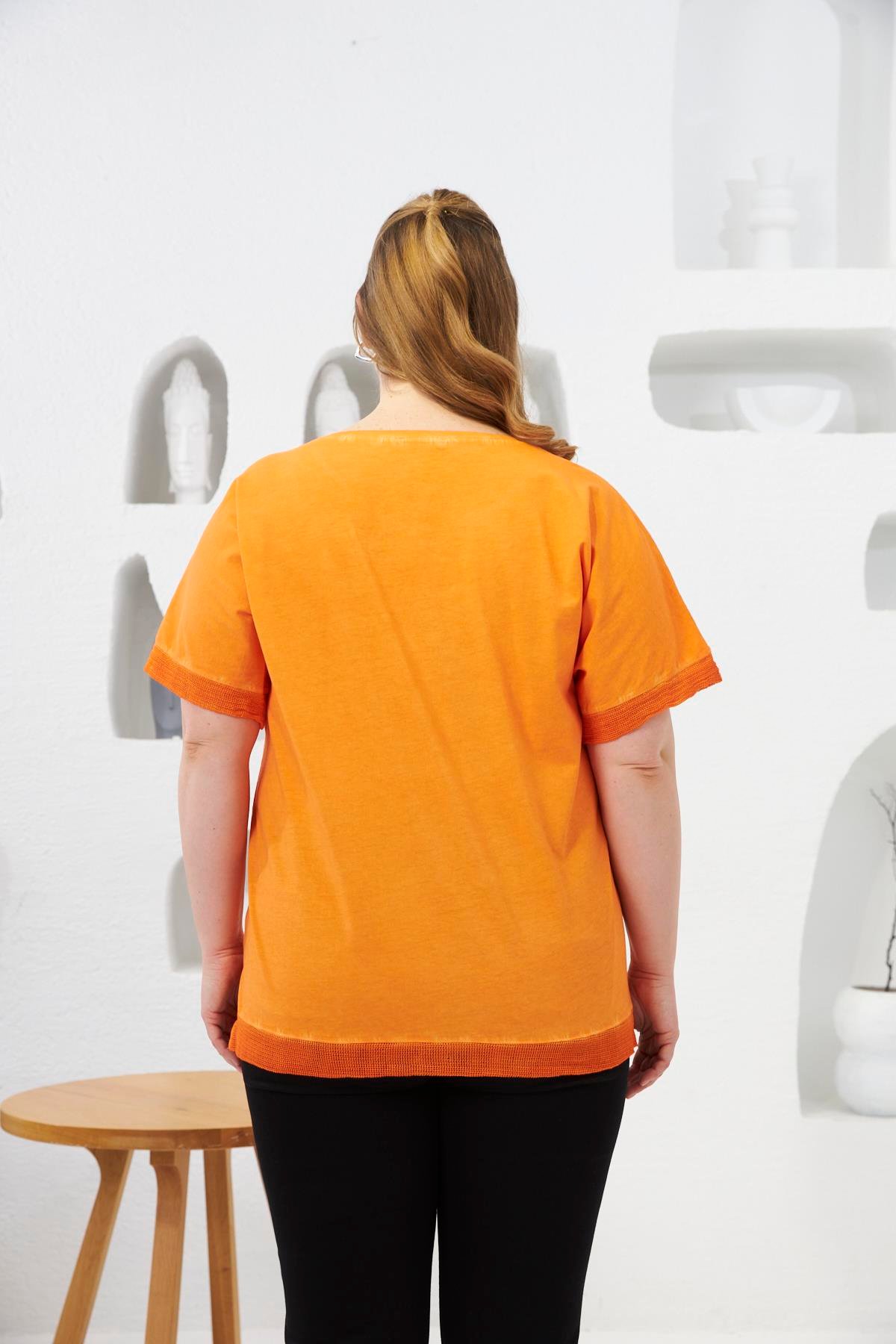 Pul Payet İşlemeli Büyük Beden Boyamalı Tişört Turuncu