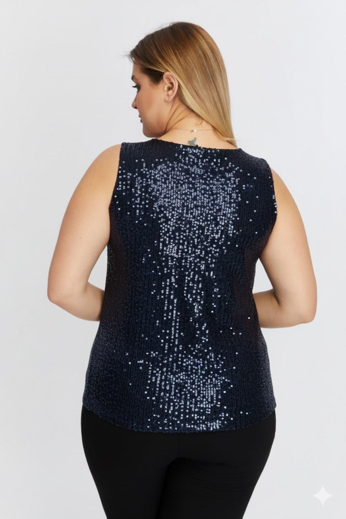 Pul Payetli Büyük Beden Sıfır Kol Lacivert Bluz - RMG