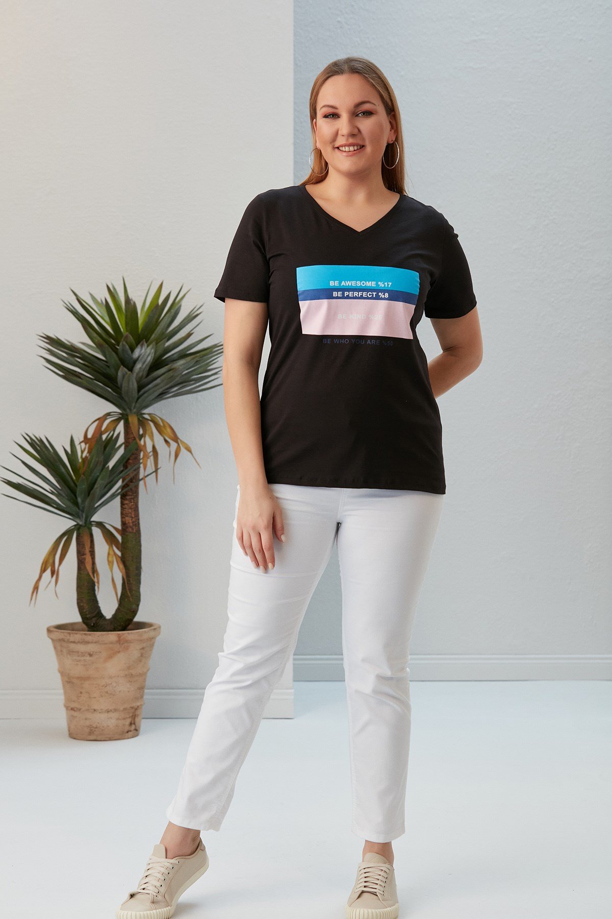 Rmg Be Perfect Baskılı V yaka Büyük Beden Siyah Tişört
