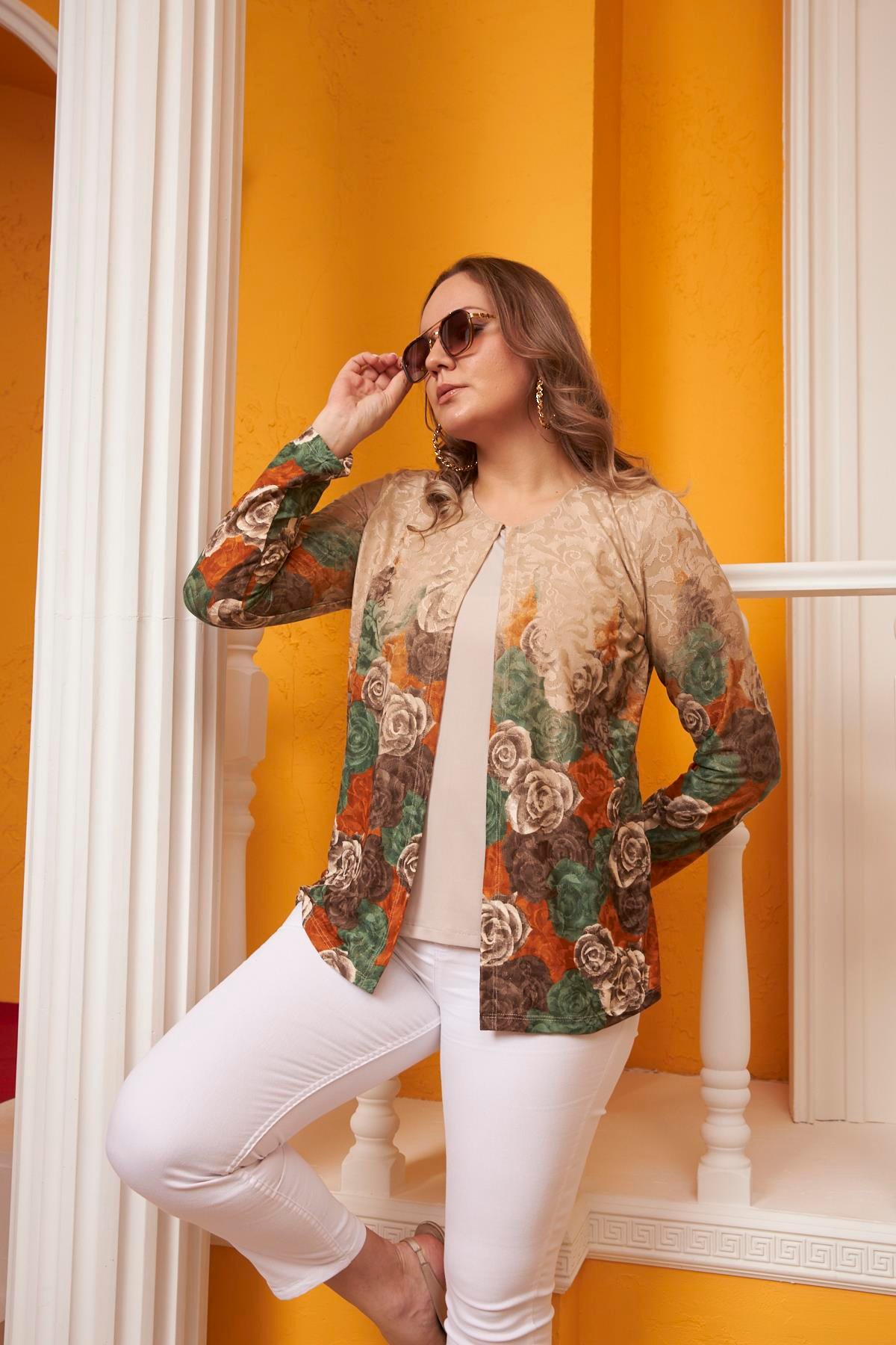 Rmg Çiçek Desenli Büyük Beden Tek Parça Krem Bluz