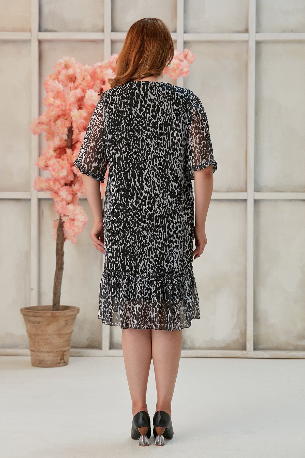 Rmg Eteği Ve Kolları Fırfırlı Leopar Desenli Büyük Beden Elbise