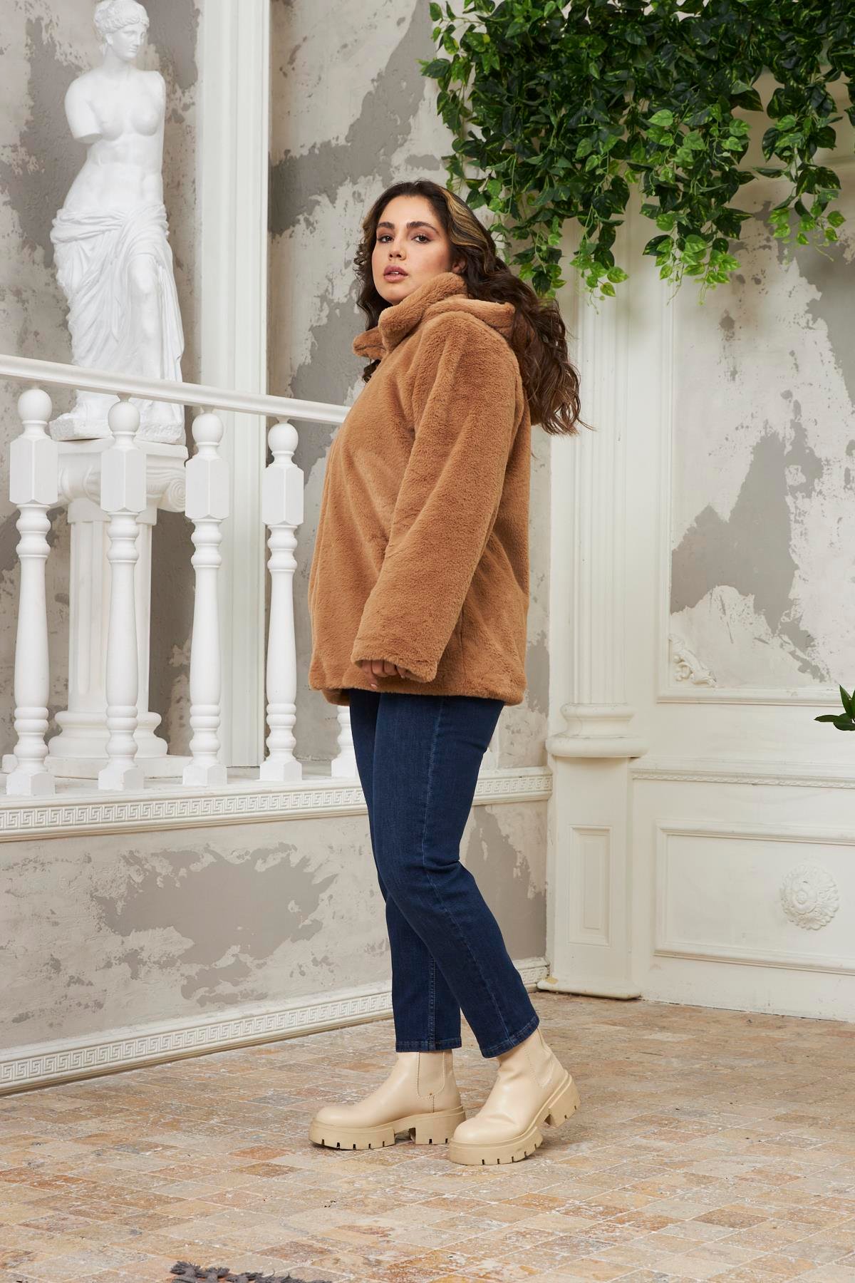 Rmg İçi Astarlı Büyük Beden Vizon Peluş Mont