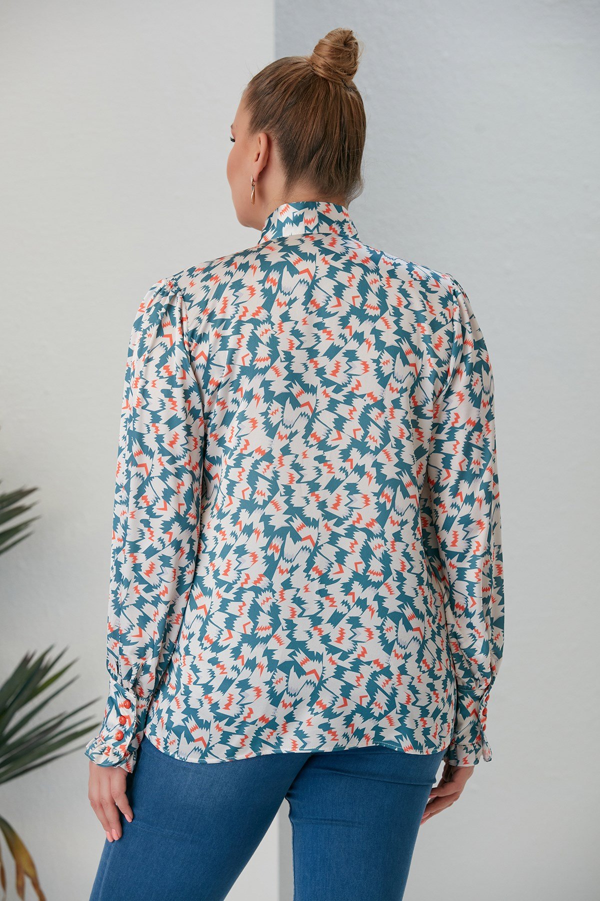 Rmg Kol ve Yaka Detaylı Desenli Büyük Beden Petrol Gömlek