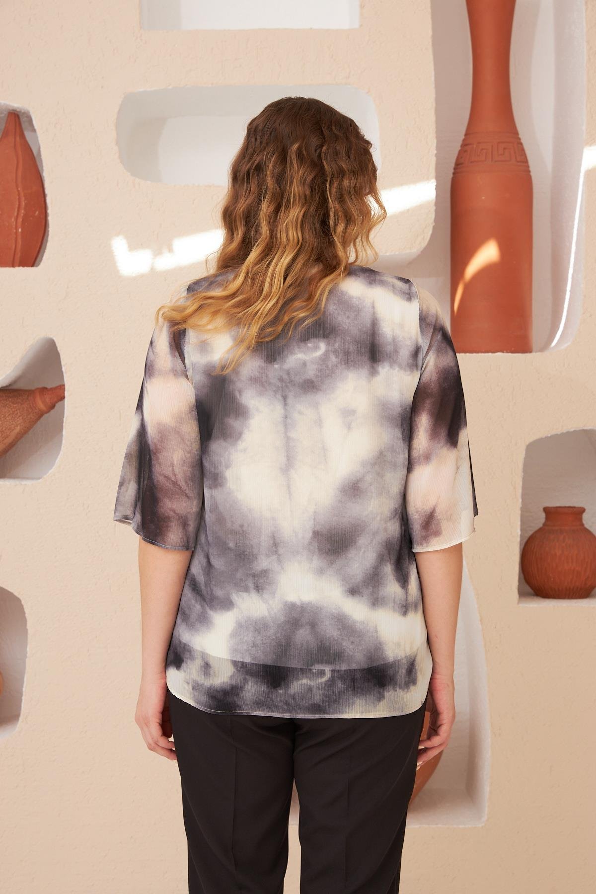 Rmg Kolye Detaylı Desenli Büyük Beden Siyah Bluz