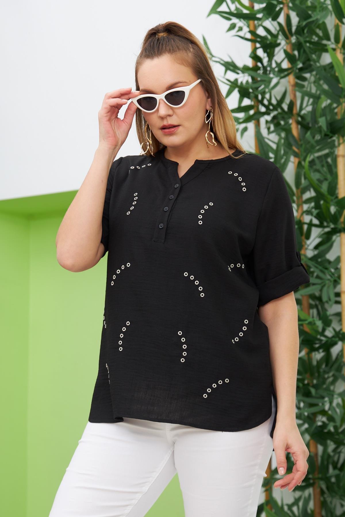 Rmg Nakış Detaylı Büyük Beden Siyah Bluz