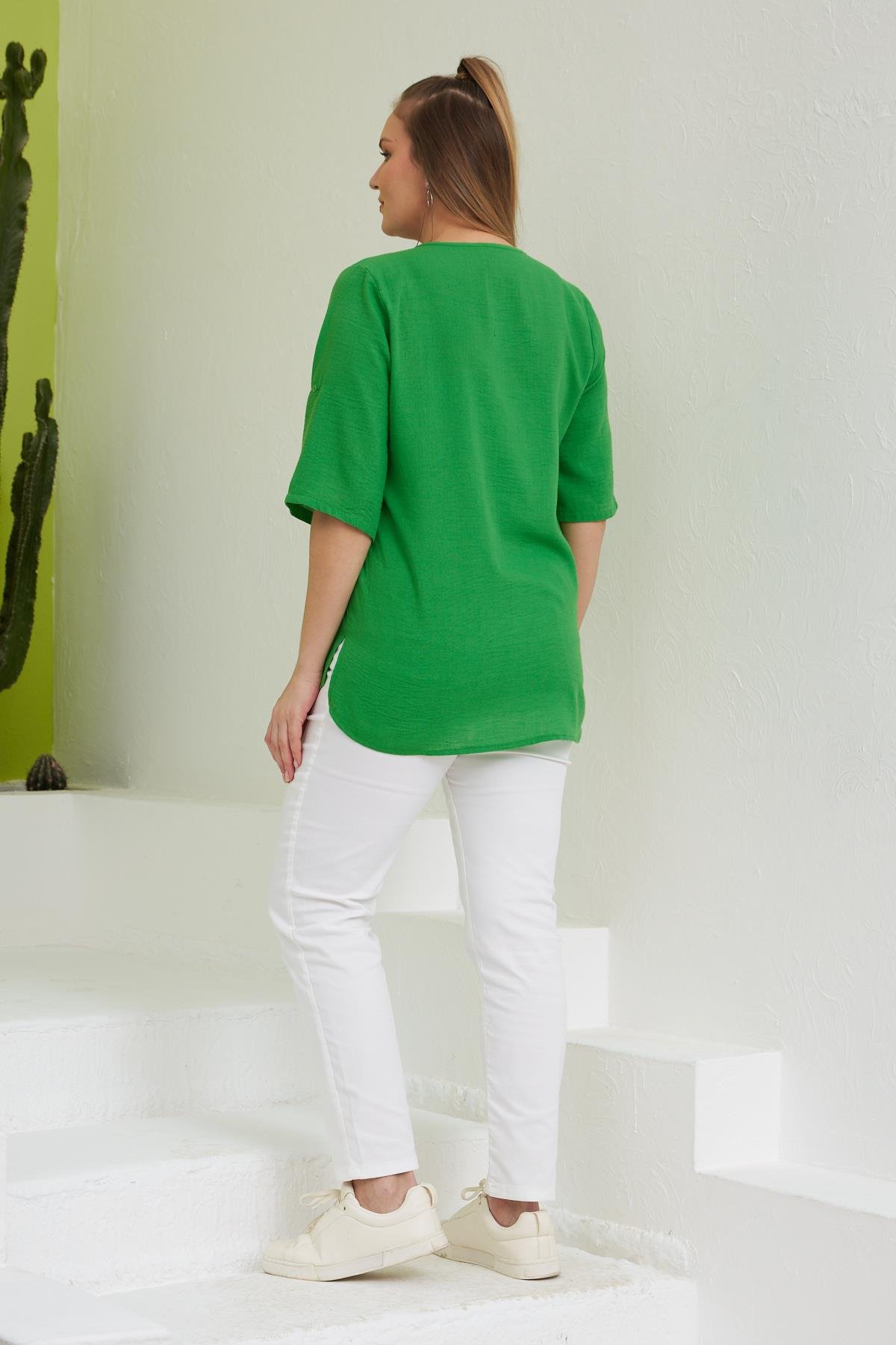 Rmg Nakış Detaylı Yanları Yırtmaçlı Büyük Beden Yeşil Bluz