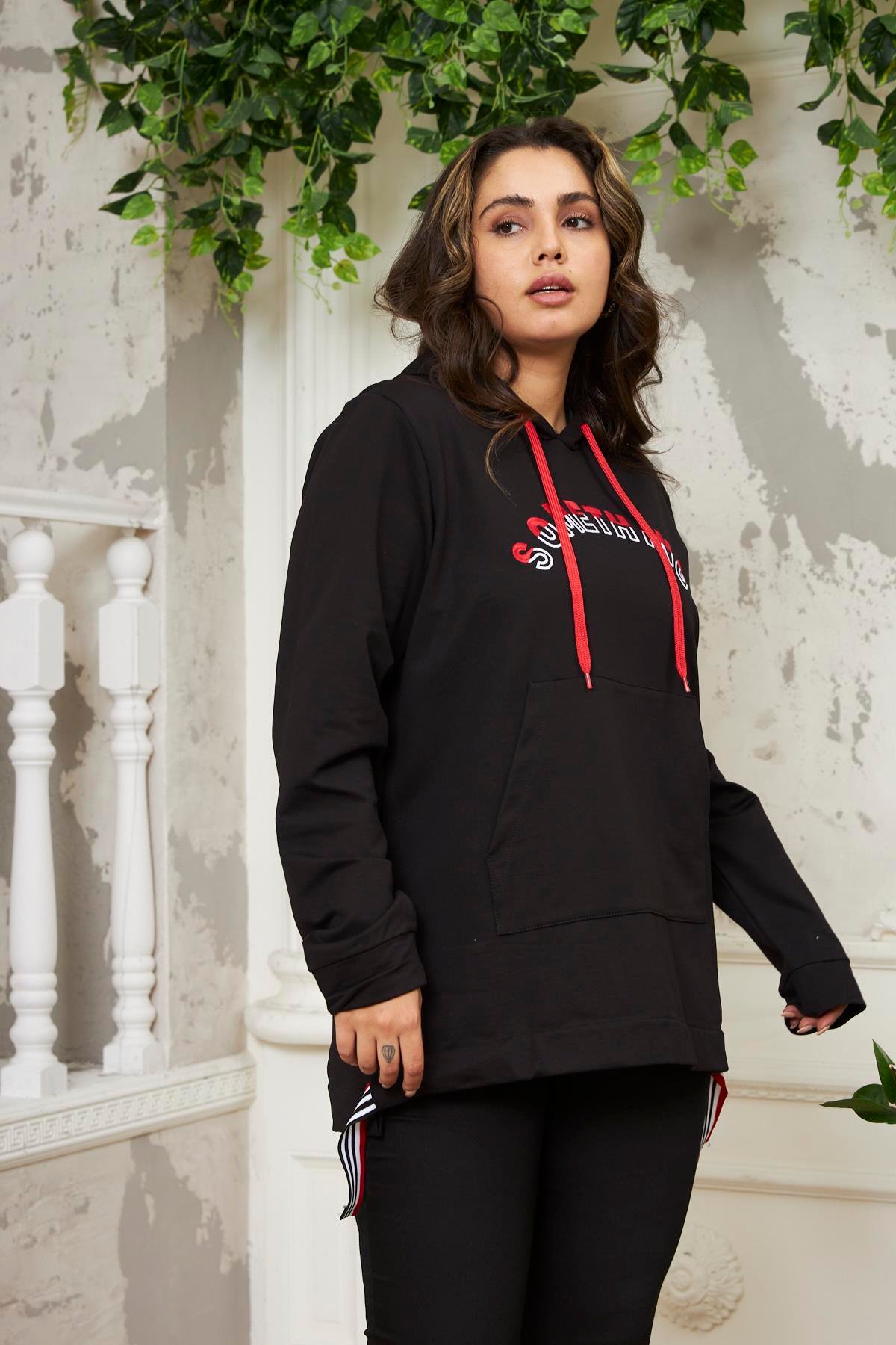 Rmg Nakışlı Büyük Beden Siyah Sweatshirt