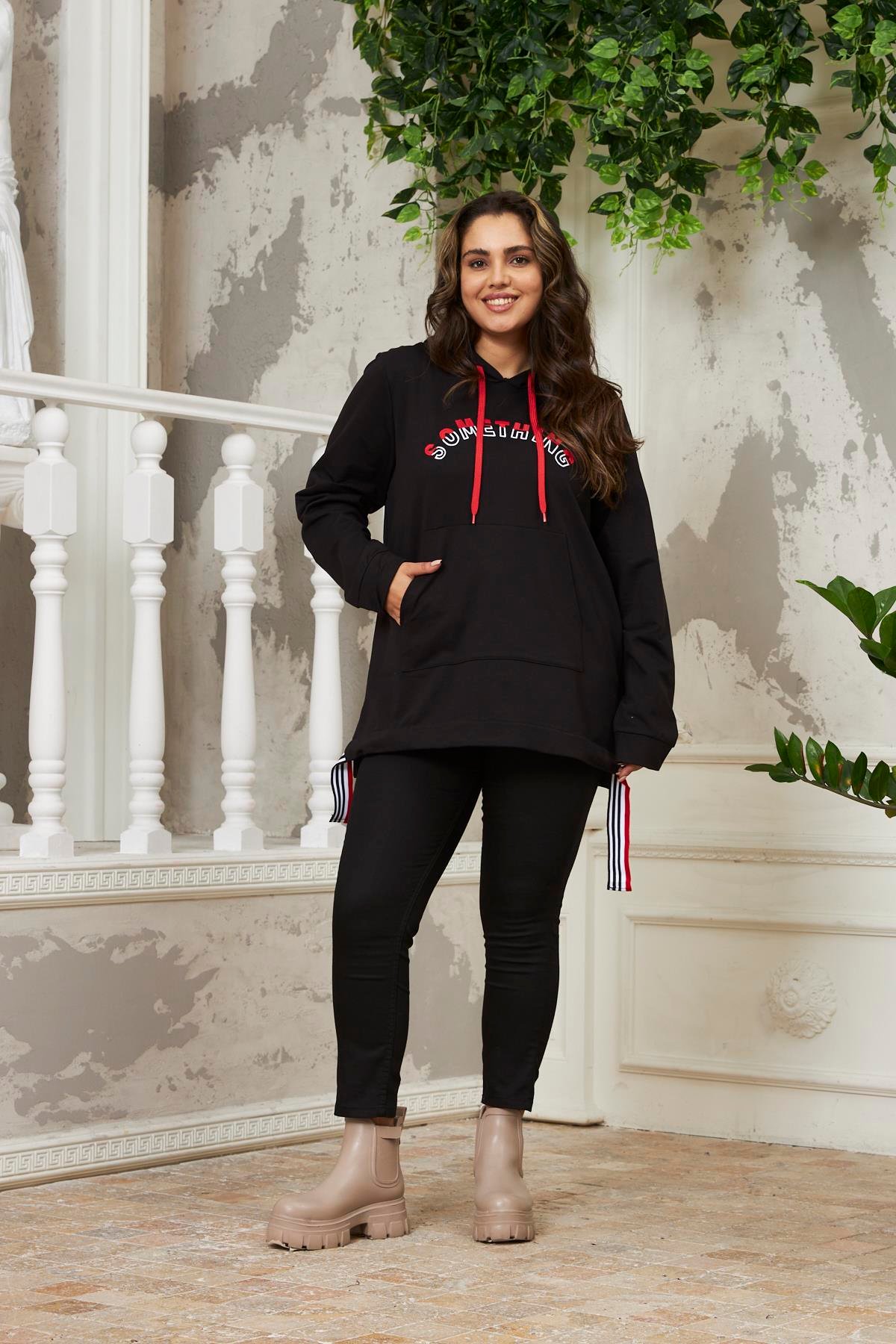 Rmg Nakışlı Büyük Beden Siyah Sweatshirt