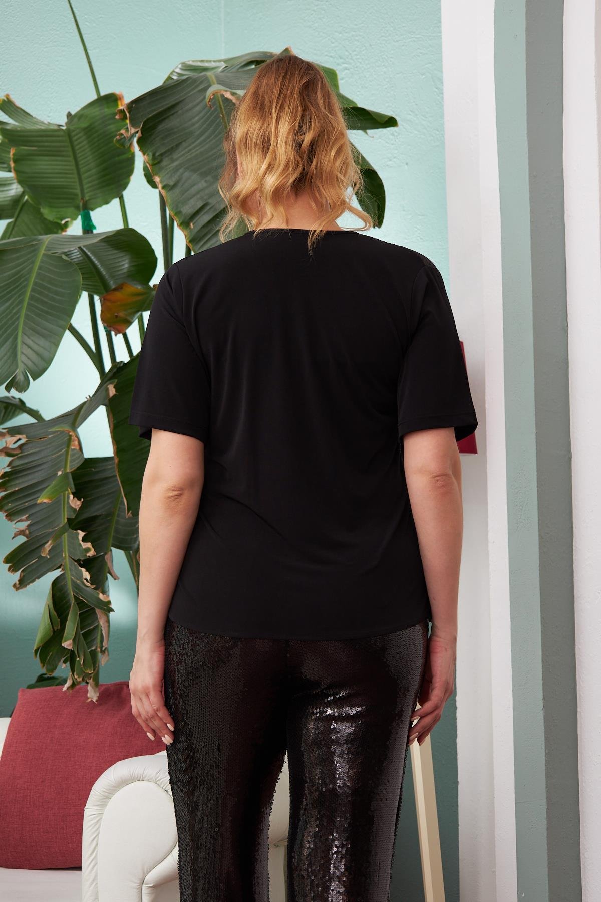 Rmg Önü Garnili Asimetrik Büyük Beden Siyah Bluz