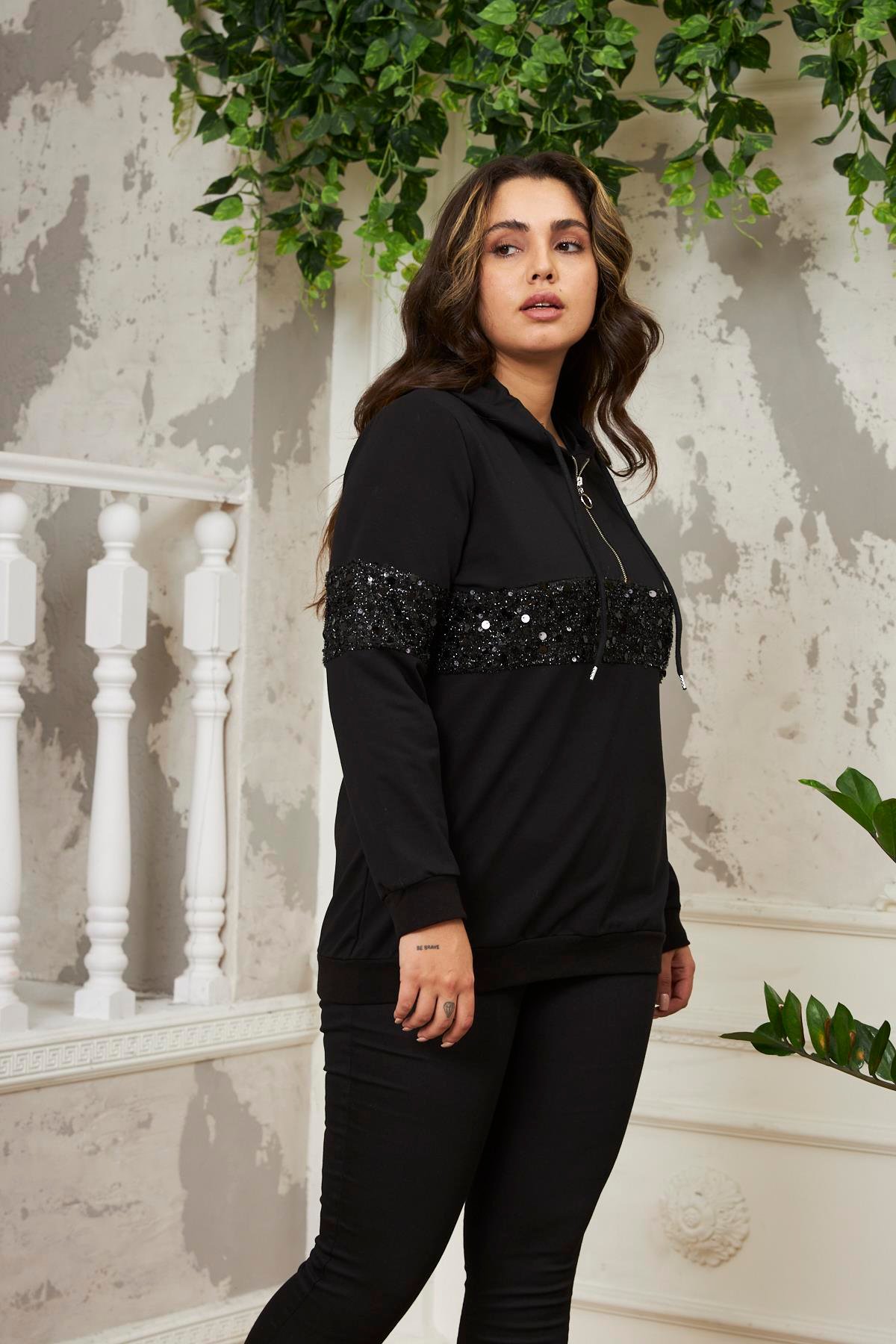 Rmg Pul Payet Detaylı Büyük Beden Siyah Sweatshirt
