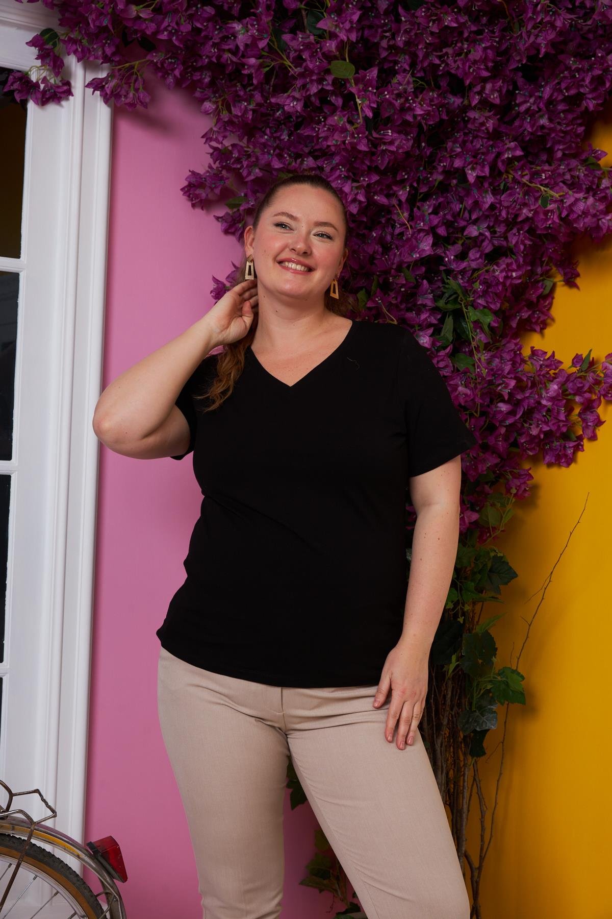 RMG V Yaka Büyük Beden Siyah Tişört