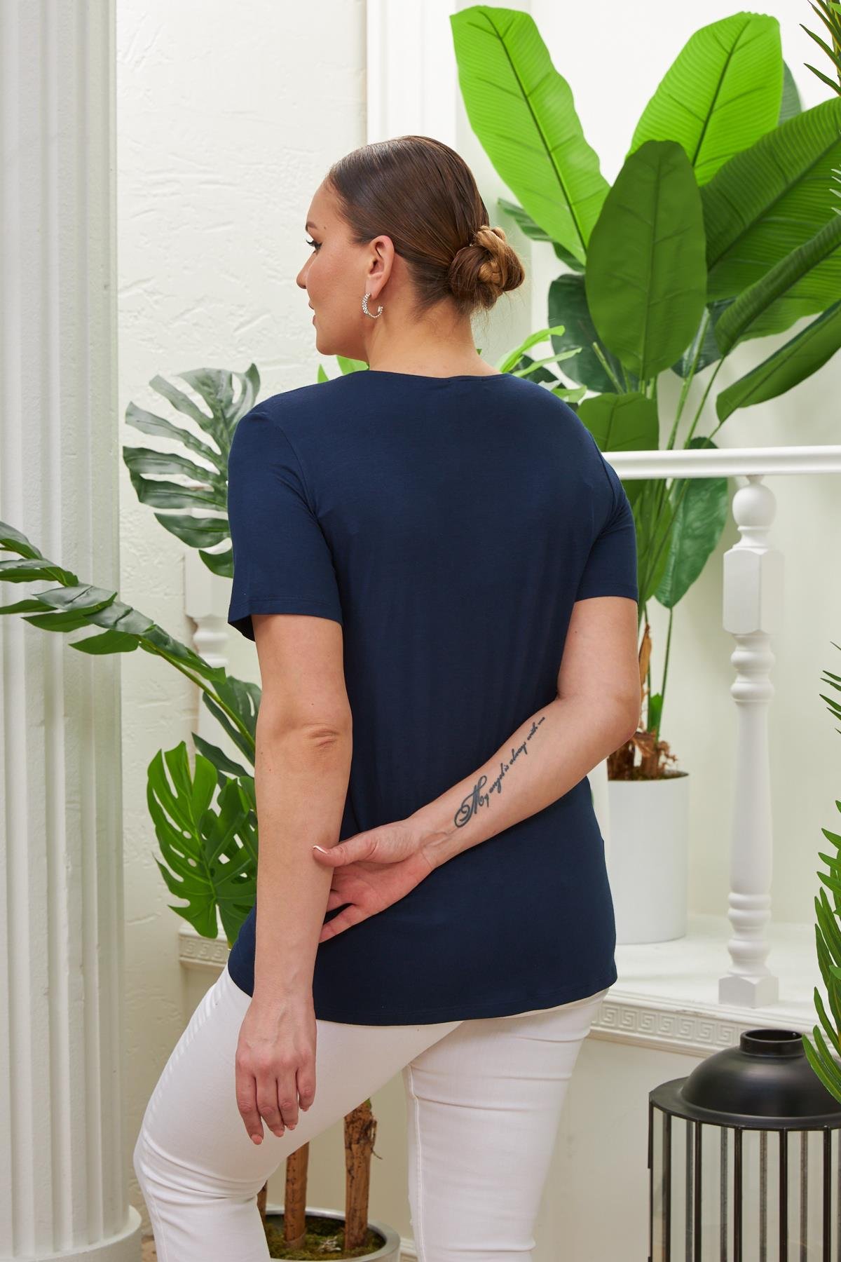 Rmg Yaka Açık Halka Detaylı Büyük Beden Lacivert Tişört