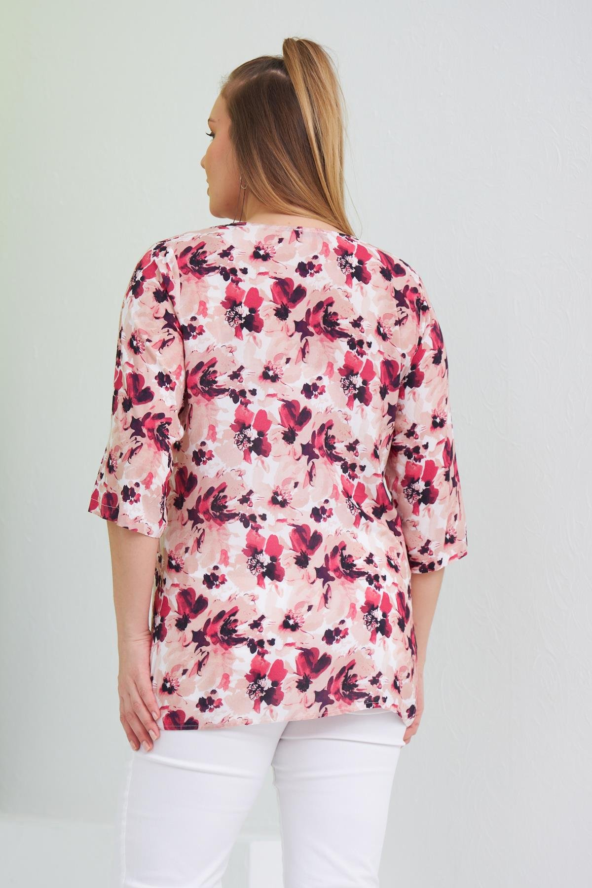 Rmg Yaka Detaylı Çiçek Desenli Büyük Beden Pudra Bluz