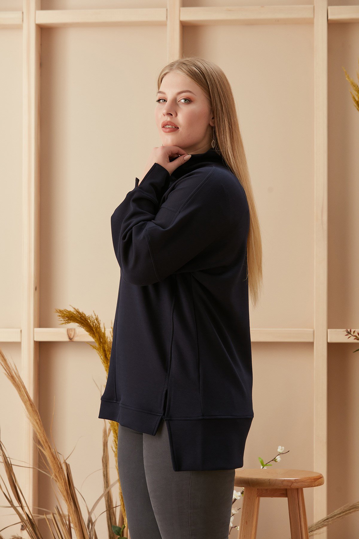 Rmg Yırtmaç Detaylı Boğazlı Lacivert Büyük Beden Sweatshirt