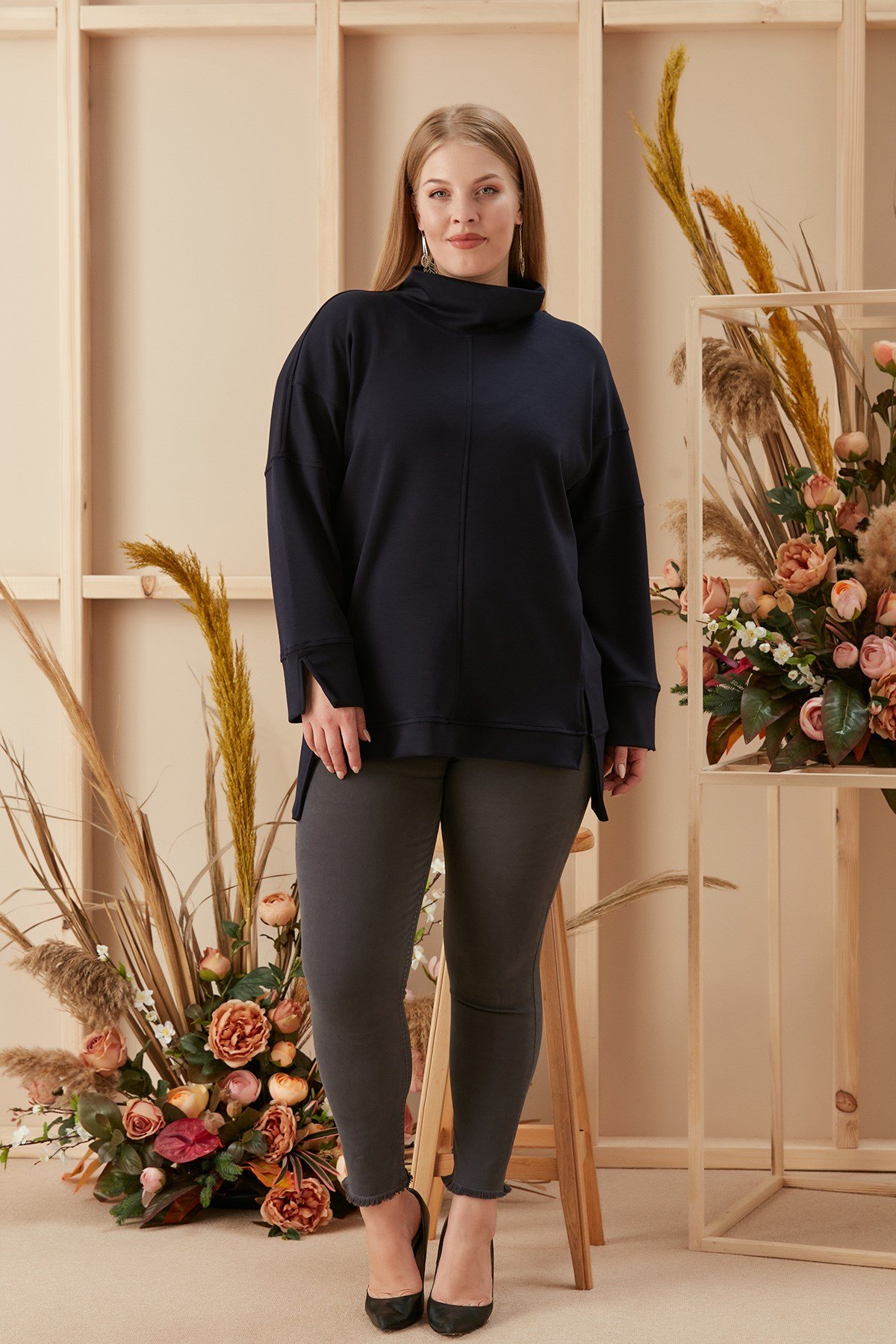 Rmg Yırtmaç Detaylı Boğazlı Lacivert Büyük Beden Sweatshirt