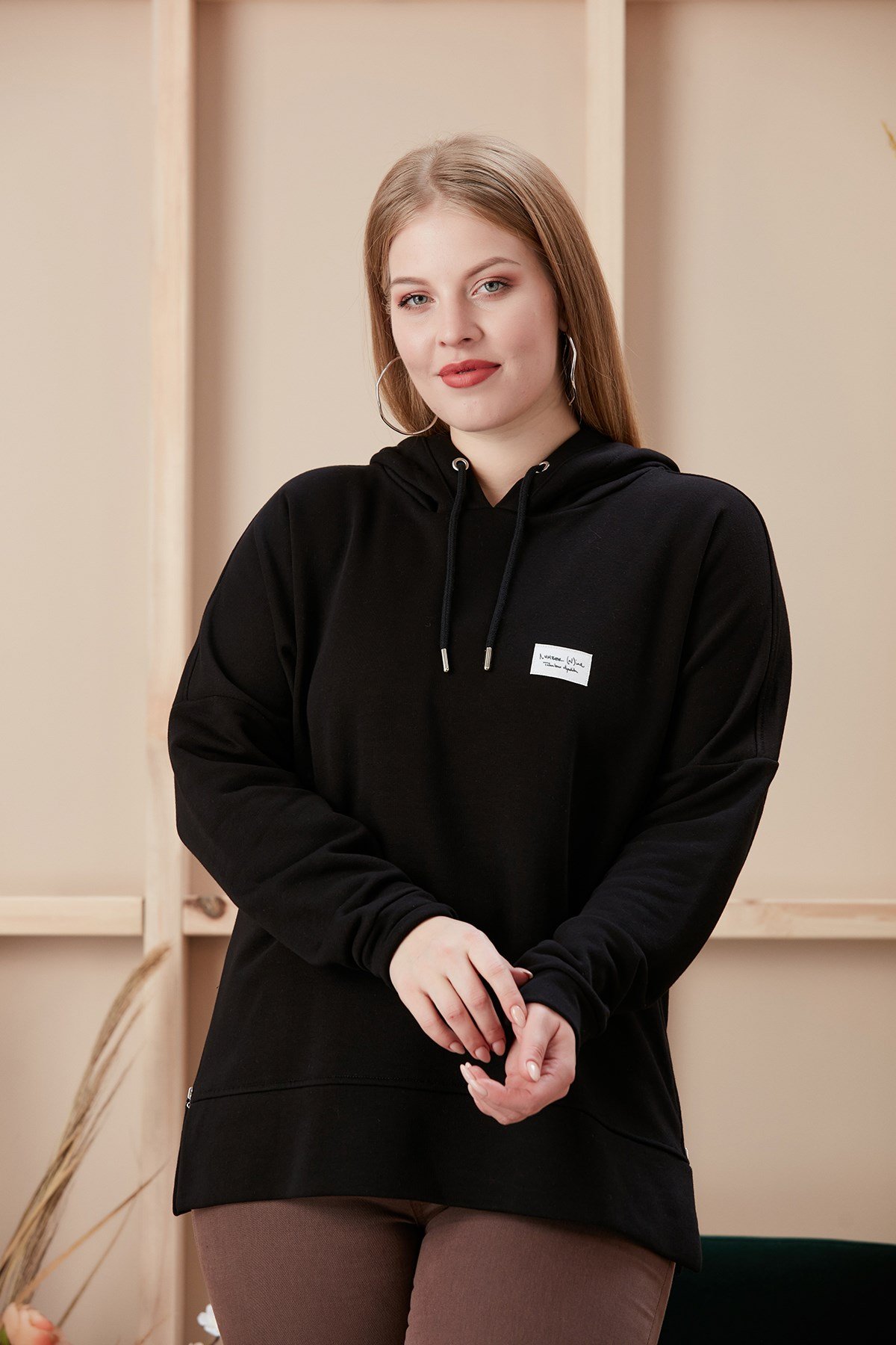 Rmg Yırtmaç Detaylı Sırtı Desenli Büyük Beden Siyah Sweatshirt