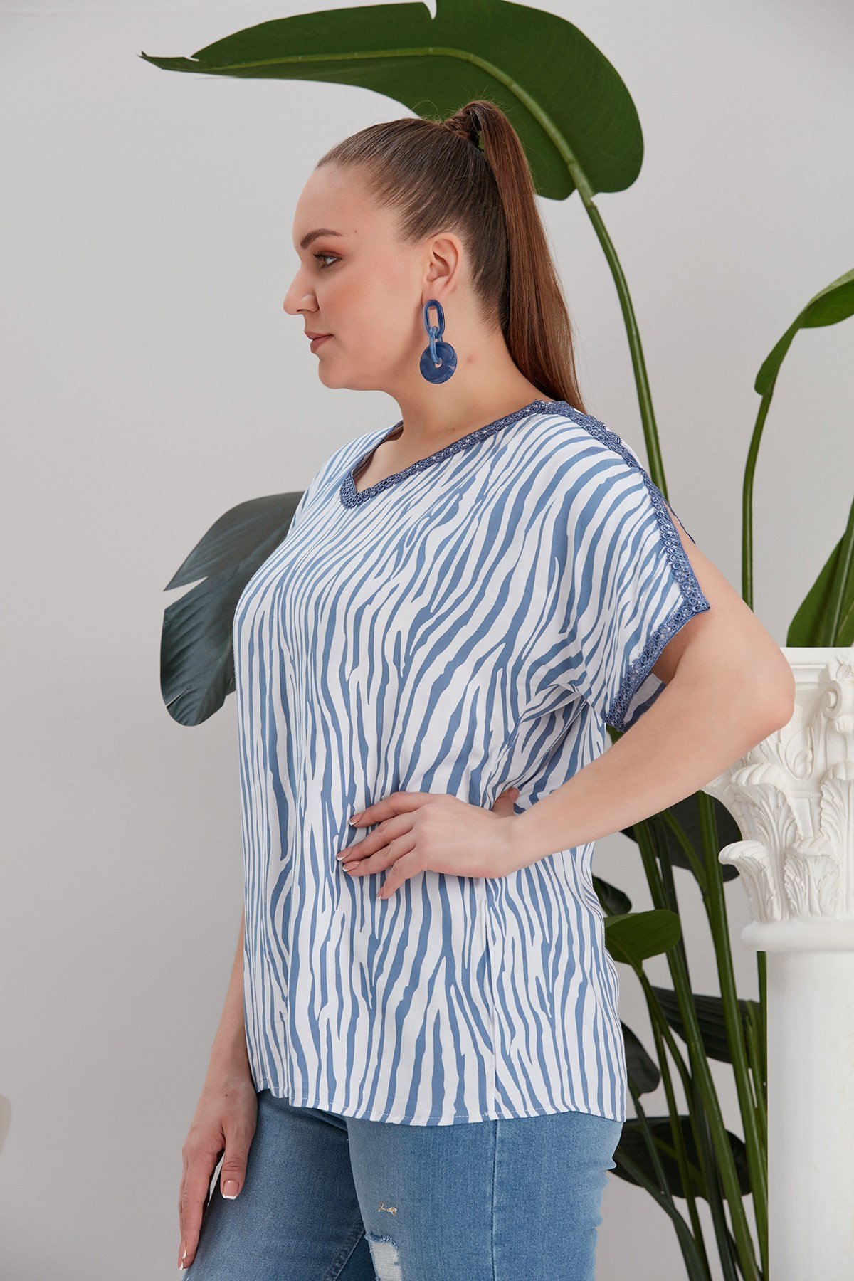 Rmg Zebra Desenli Kol Ve Yaka Detaylı Büyük Beden İndigo Bluz