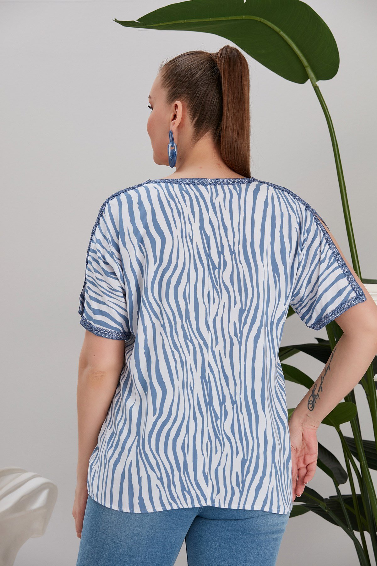 Rmg Zebra Desenli Kol Ve Yaka Detaylı Büyük Beden İndigo Bluz