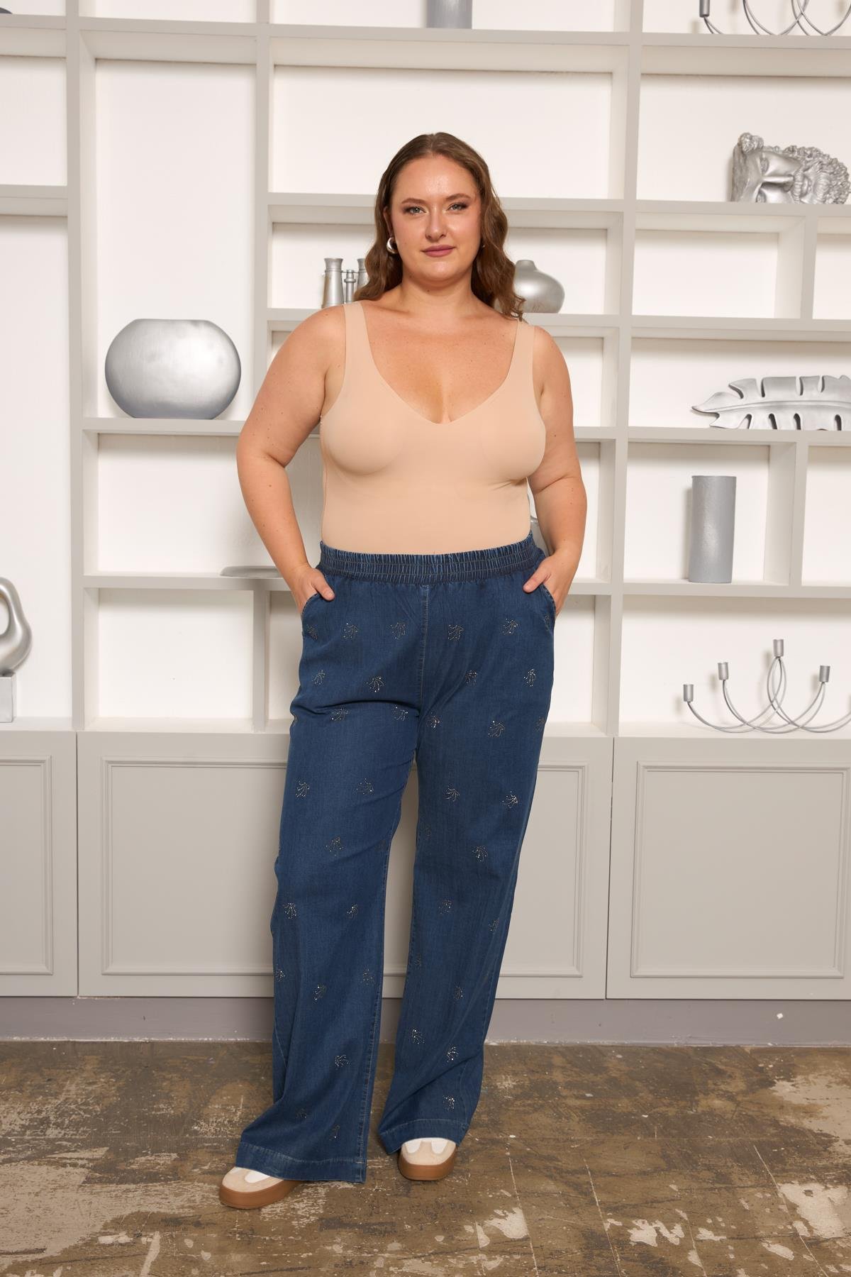 Taş Detaylı Büyük Beden Geniş Paça Pantolon Lacivert