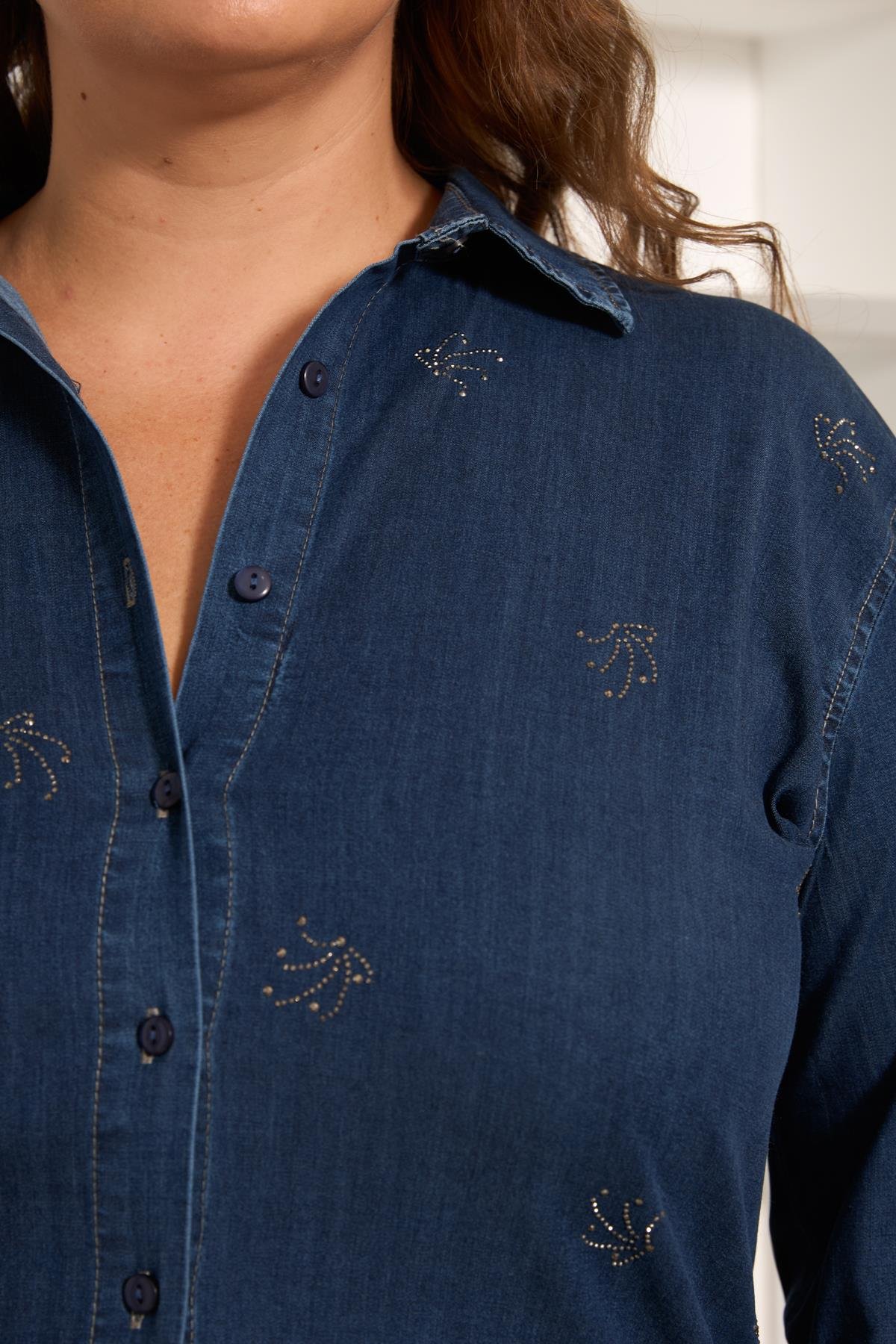Taş Detaylı Büyük Beden Gömlek Lacivert