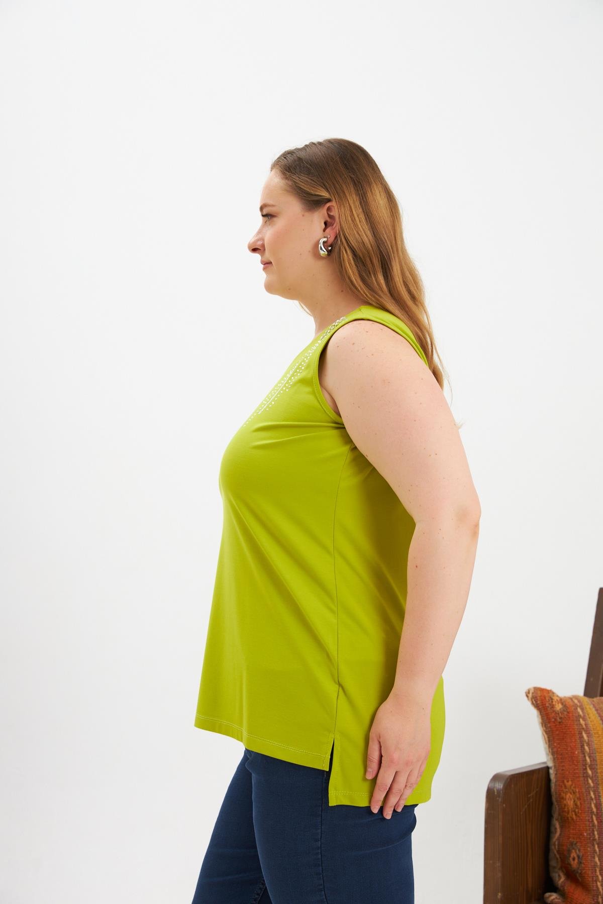 Taş Detaylı Büyük Beden Kolsuz Bluz Oliv