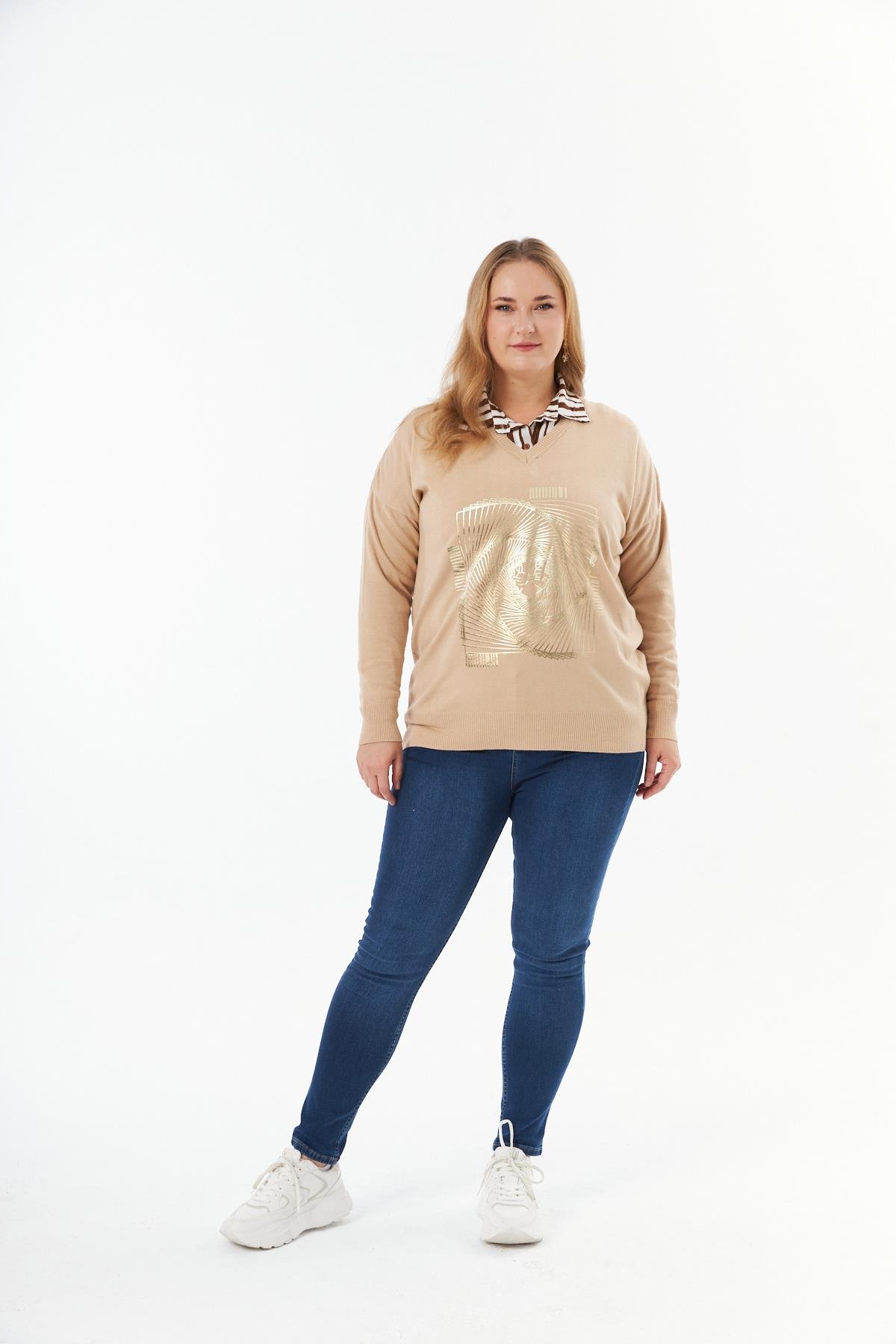 V YAKA BASKILI TRİKO  1-2