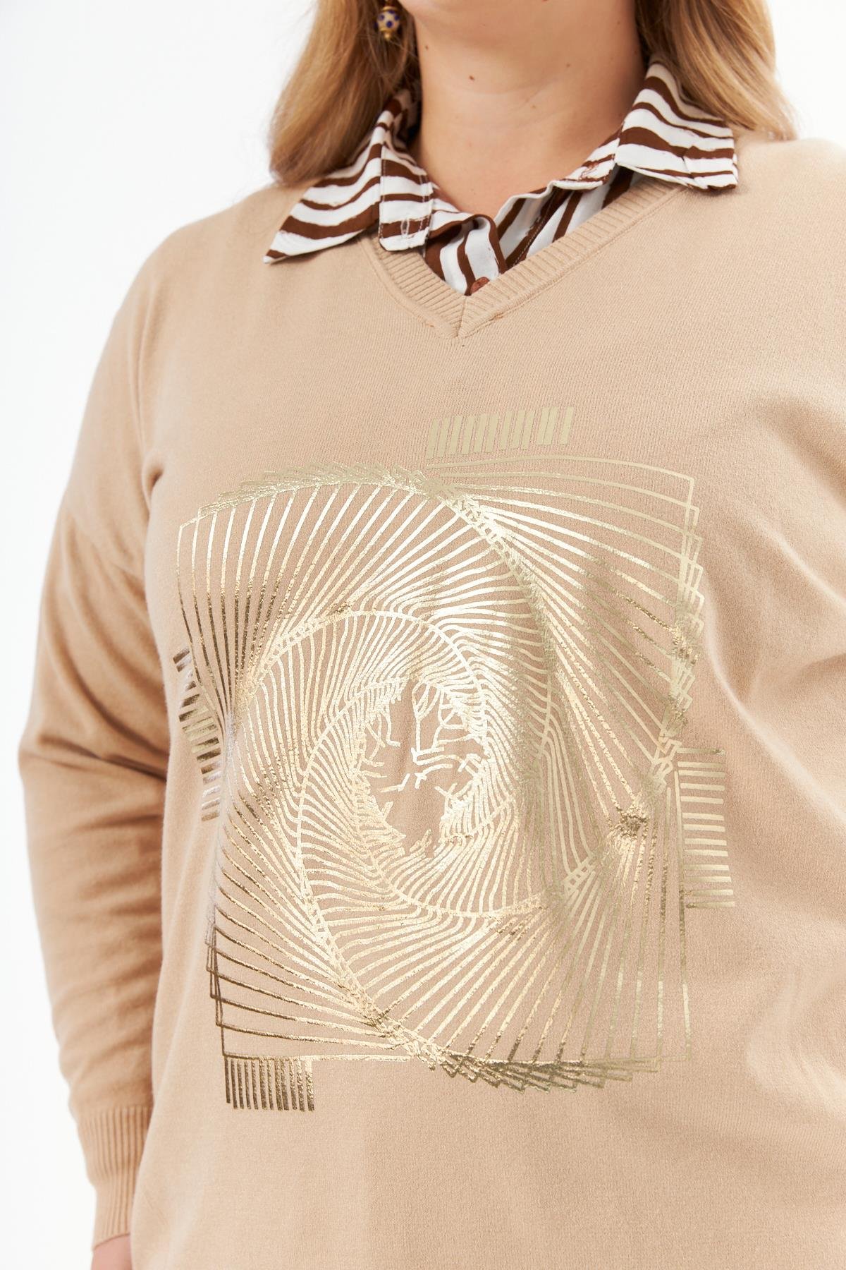 V YAKA BASKILI TRİKO  1-2