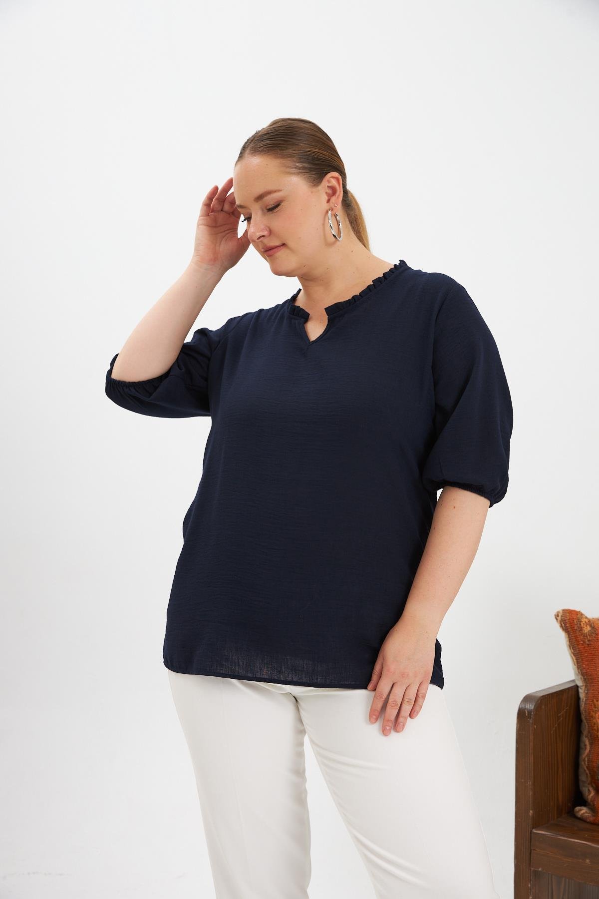 Volanlı V Yaka Kısa Kol Kadın Bluz Lacivert