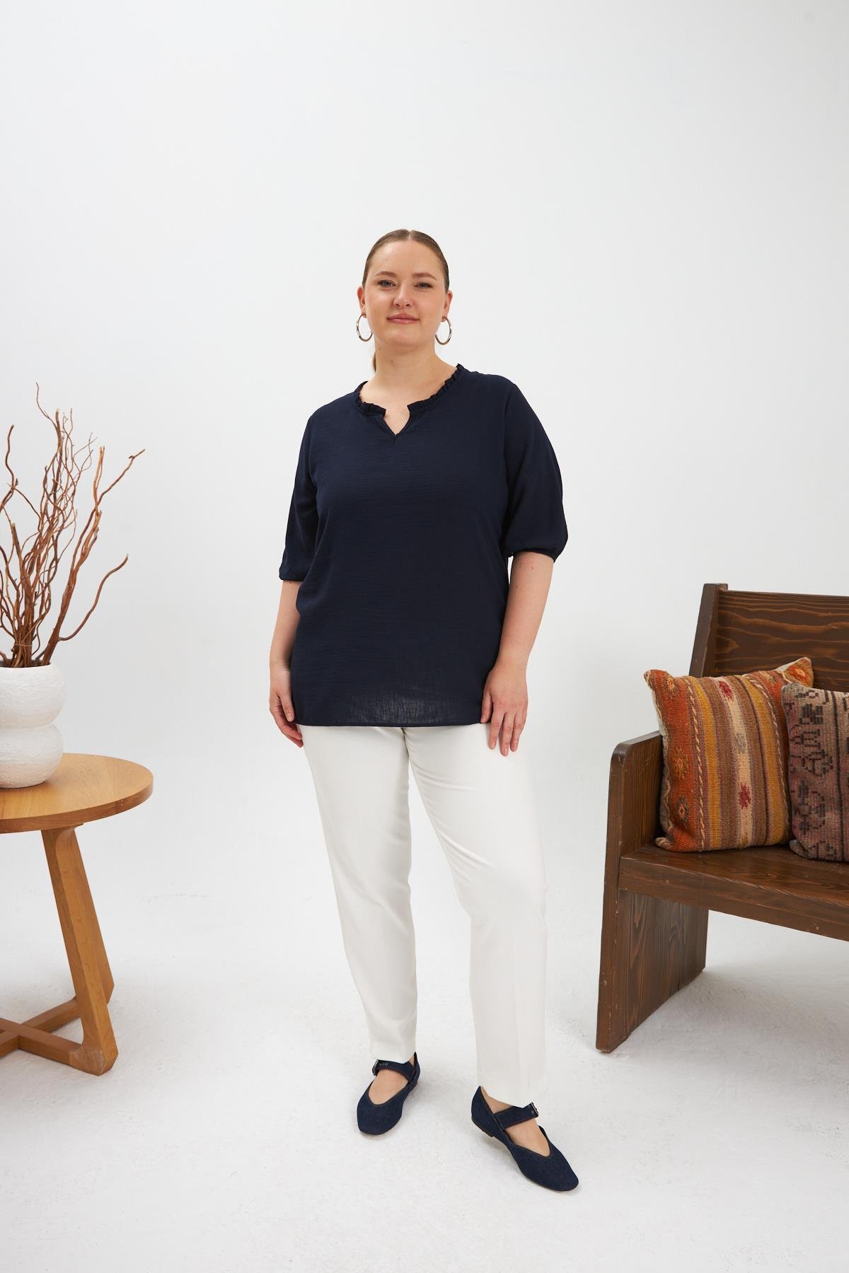 Volanlı V Yaka Kısa Kol Kadın Bluz Lacivert
