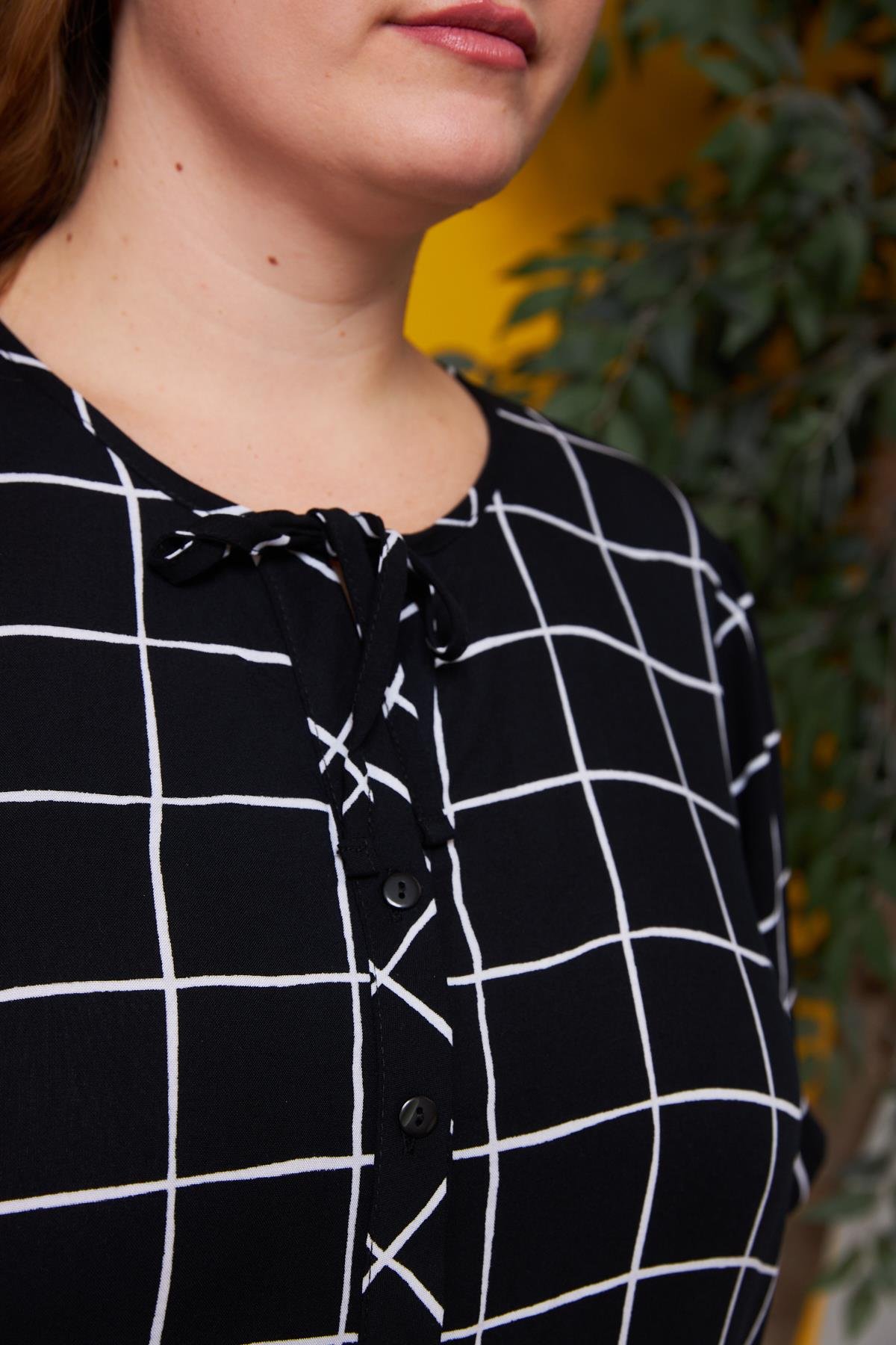 Yaka Bağcık Detaylı Kareli Büyük Beden Gömlek Siyah